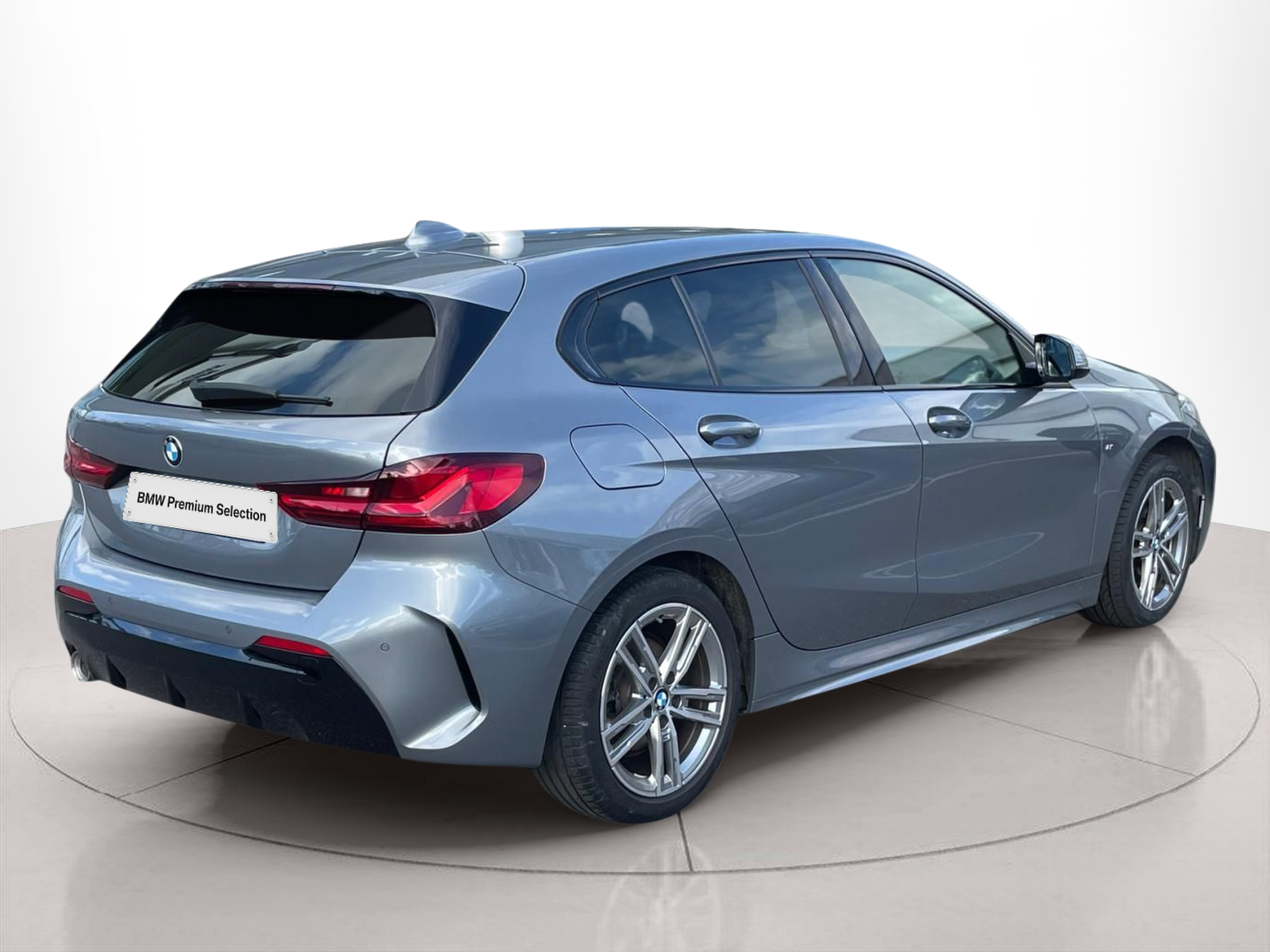 BMW Série 1 116d color Gris. Año 2023. 85KW(116CV). Diesel. En concesionario MCoutinho - Vila Real de Vila Real