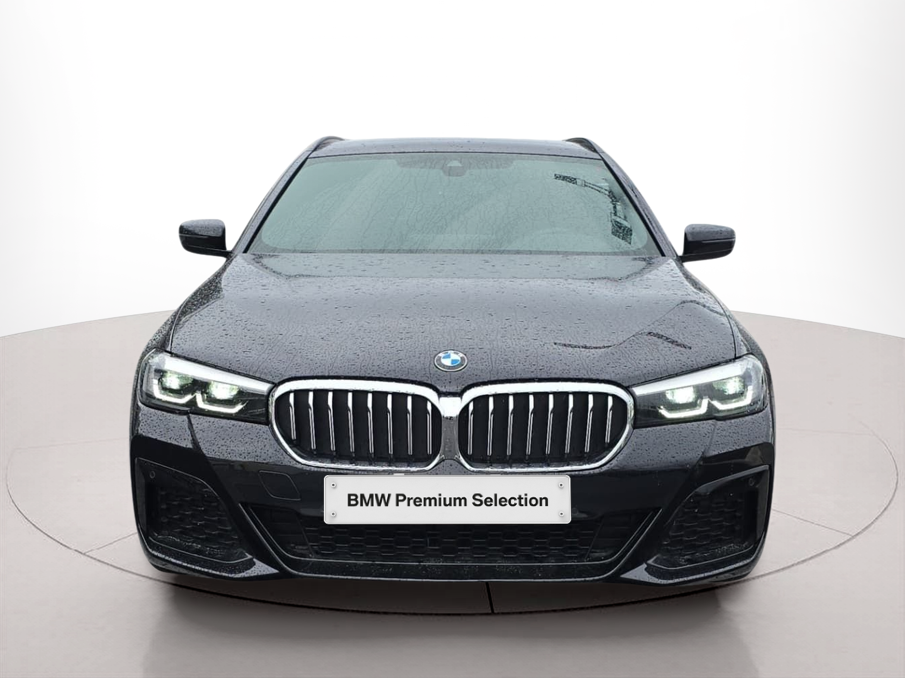 Fotos de BMW Série 5 520d Touring color Negro. Año 2023. 140KW(190CV). Diesel. En concesionario MCoutinho Bomcar Coimbra de Coimbra