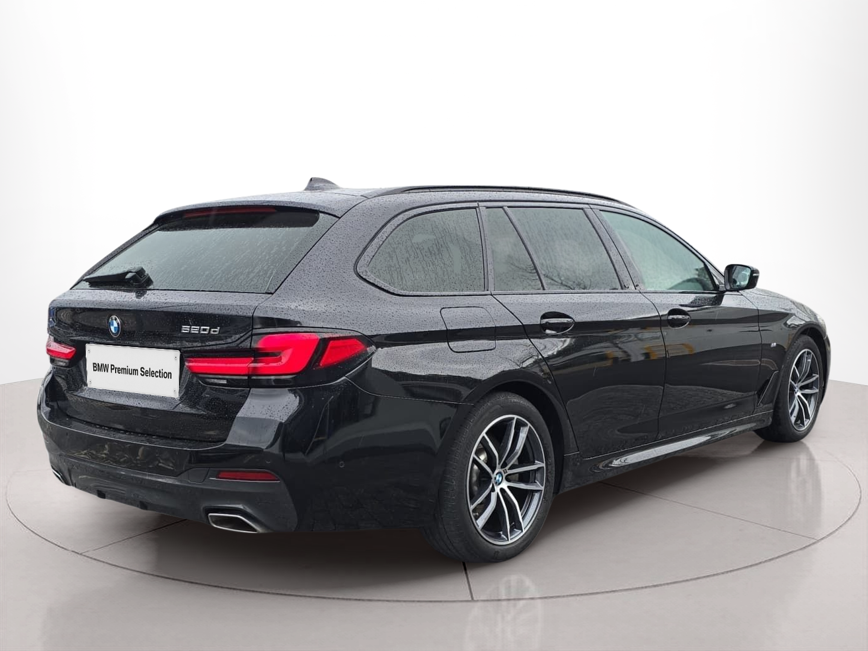 BMW Série 5 520d Touring color Negro. Año 2023. 140KW(190CV). Diesel. En concesionario MCoutinho Bomcar Coimbra de Coimbra