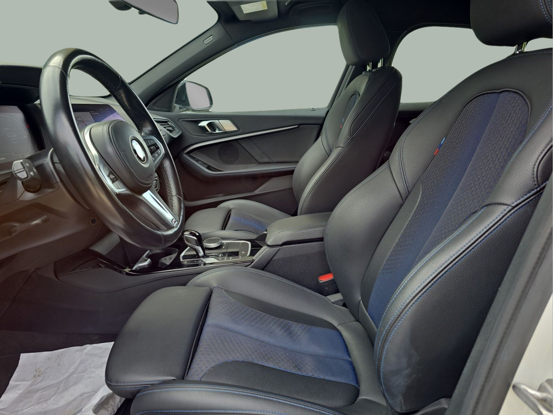 BMW Série 1 116d color Blanco. Año 2023. 85KW(116CV). Diesel. En concesionario MCoutinho Bomcar Leiria de Leiria