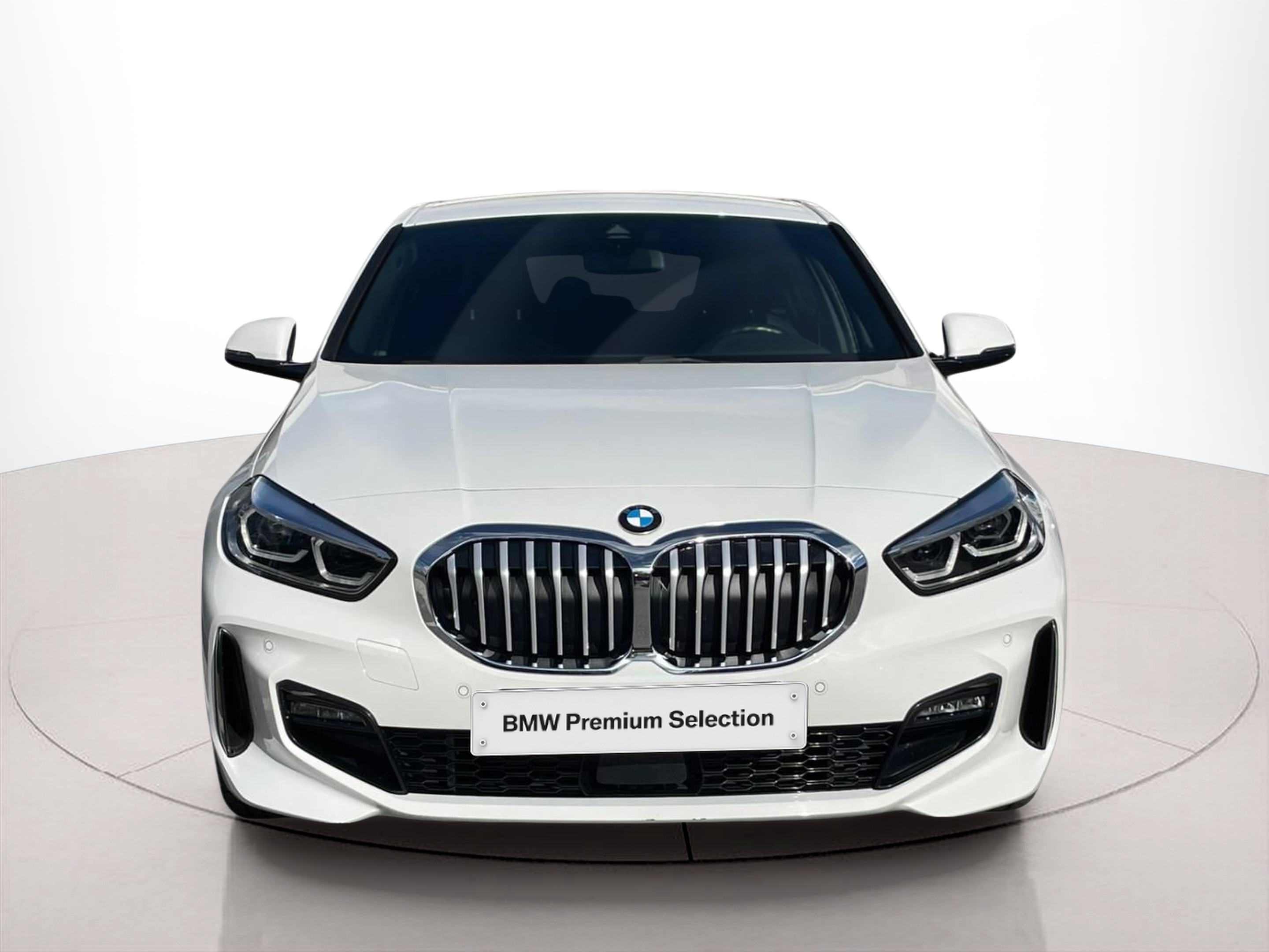 Fotos de BMW Série 1 116d color Blanco. Año 2023. 85KW(116CV). Diesel. En concesionario MCoutinho - Viseu de Viseu