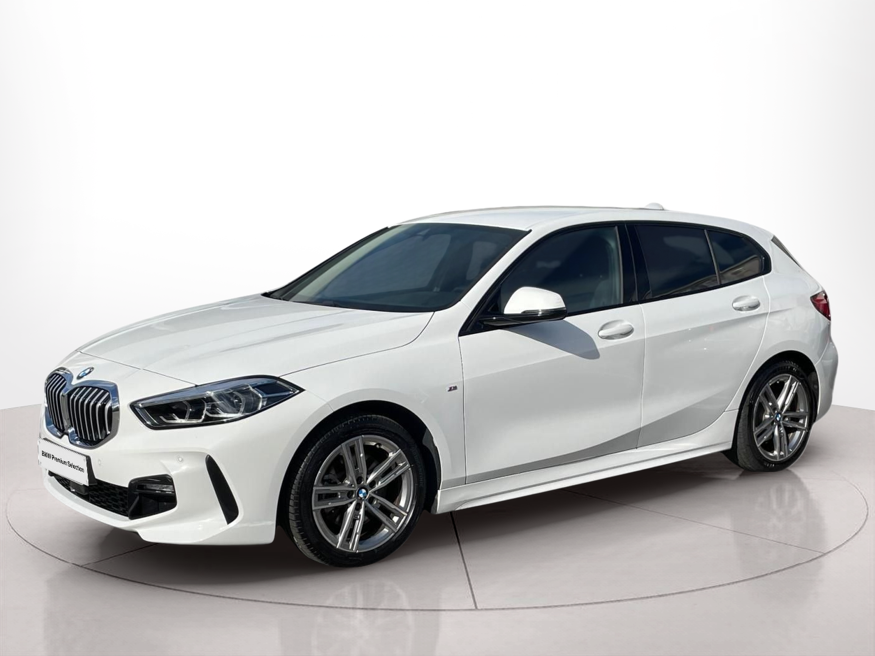 Fotos de BMW Série 1 116d color Blanco. Año 2023. 85KW(116CV). Diesel. En concesionario MCoutinho - Viseu de Viseu