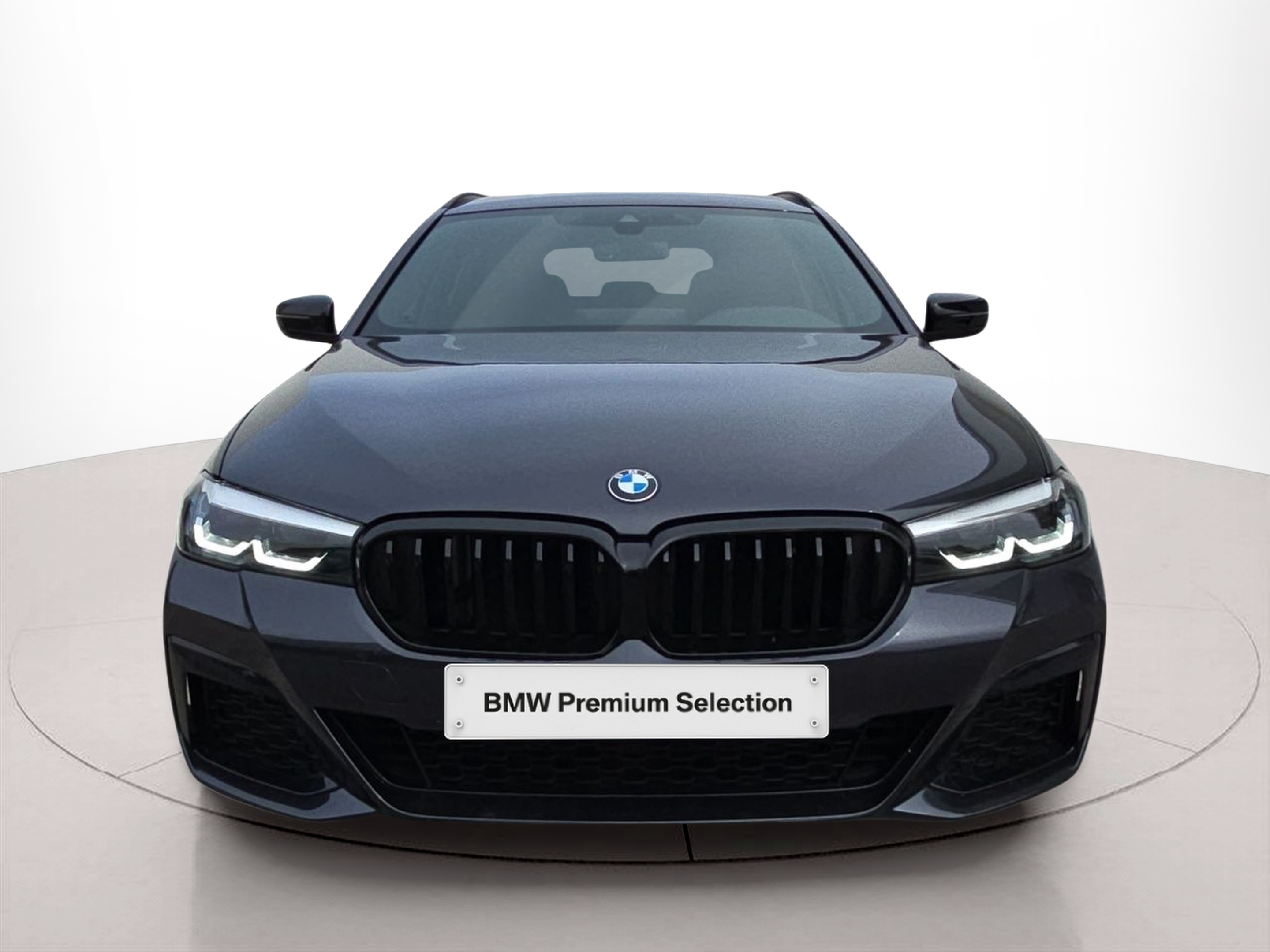 Fotos de BMW Série 5 520d Touring color Gris. Año 2023. 140KW(190CV). Diesel. En concesionario MCoutinho Bomcar Leiria de Leiria