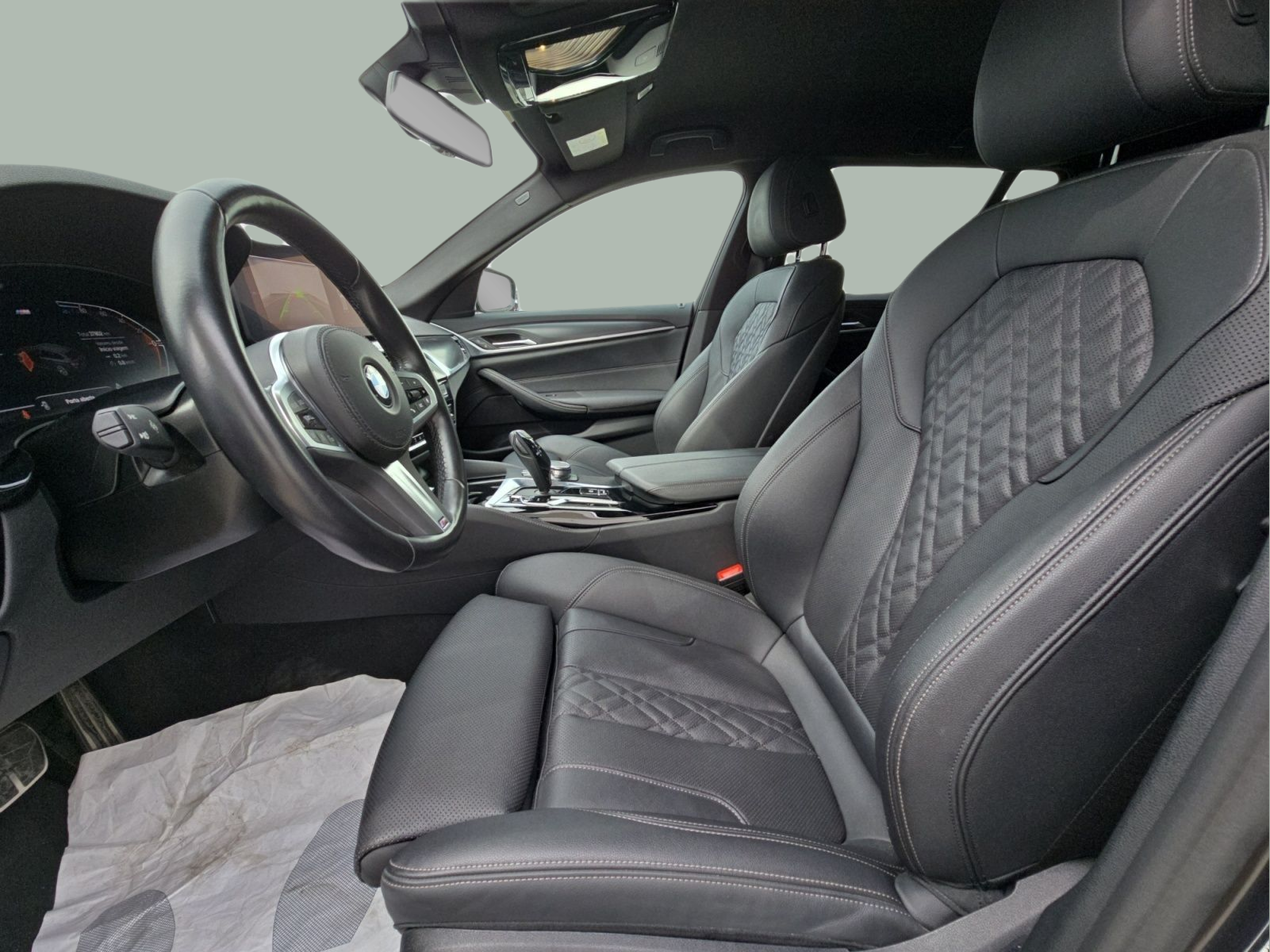 BMW Série 5 520d Touring color Gris. Año 2023. 140KW(190CV). Diesel. En concesionario MCoutinho Bomcar Leiria de Leiria