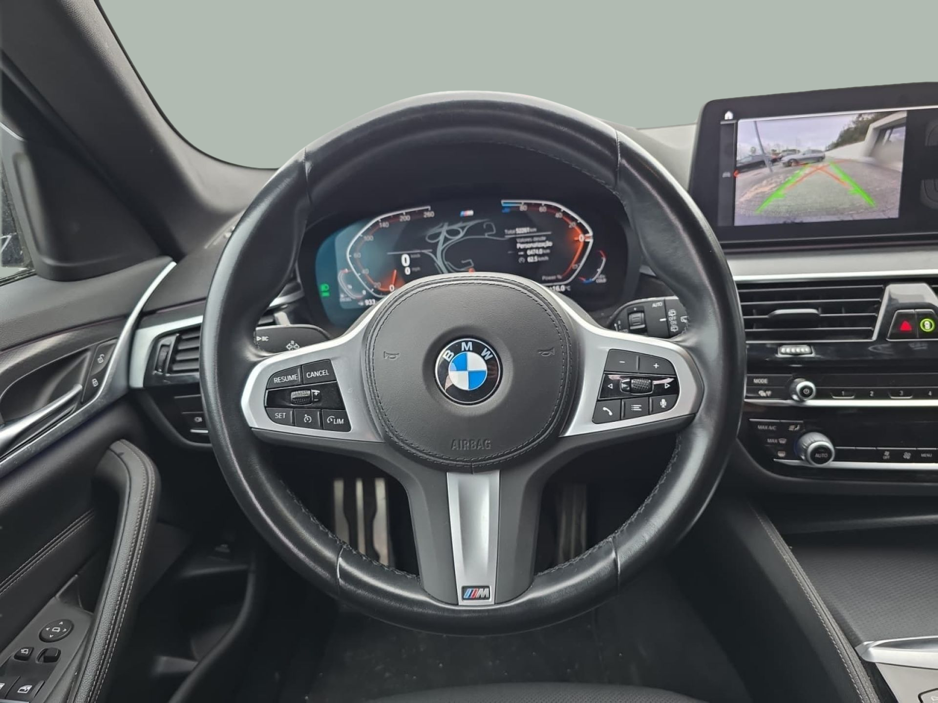 BMW Série 5 520d Touring color Negro. Año 2023. 140KW(190CV). Diesel. En concesionario MCoutinho Bomcar Leiria de Leiria