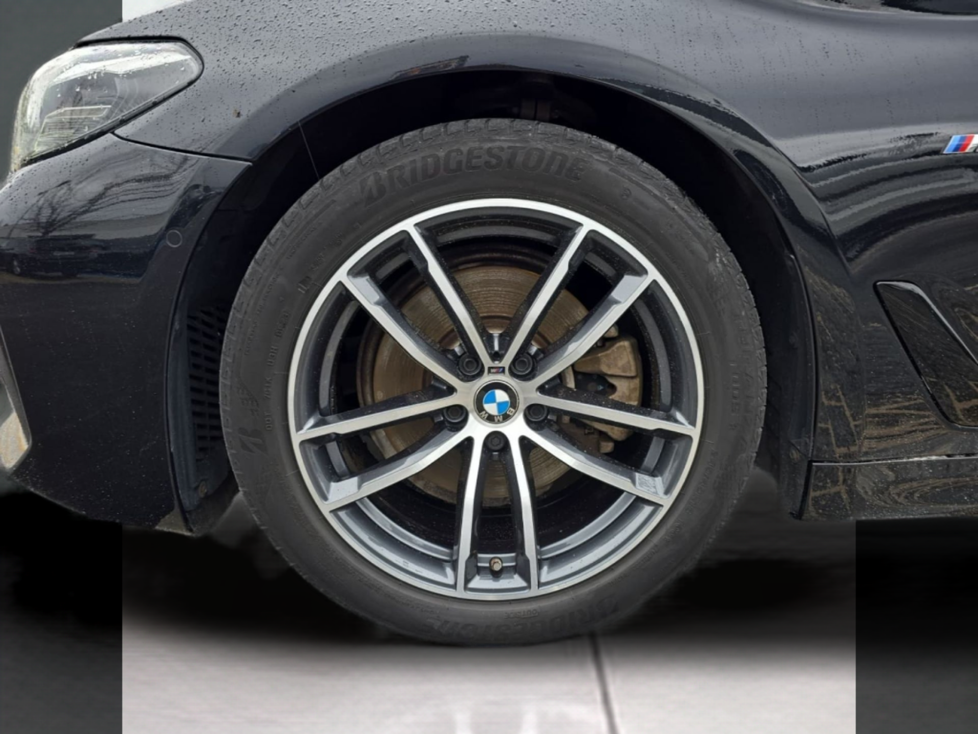 BMW Série 5 520d Touring color Negro. Año 2023. 140KW(190CV). Diesel. En concesionario MCoutinho Bomcar Leiria de Leiria