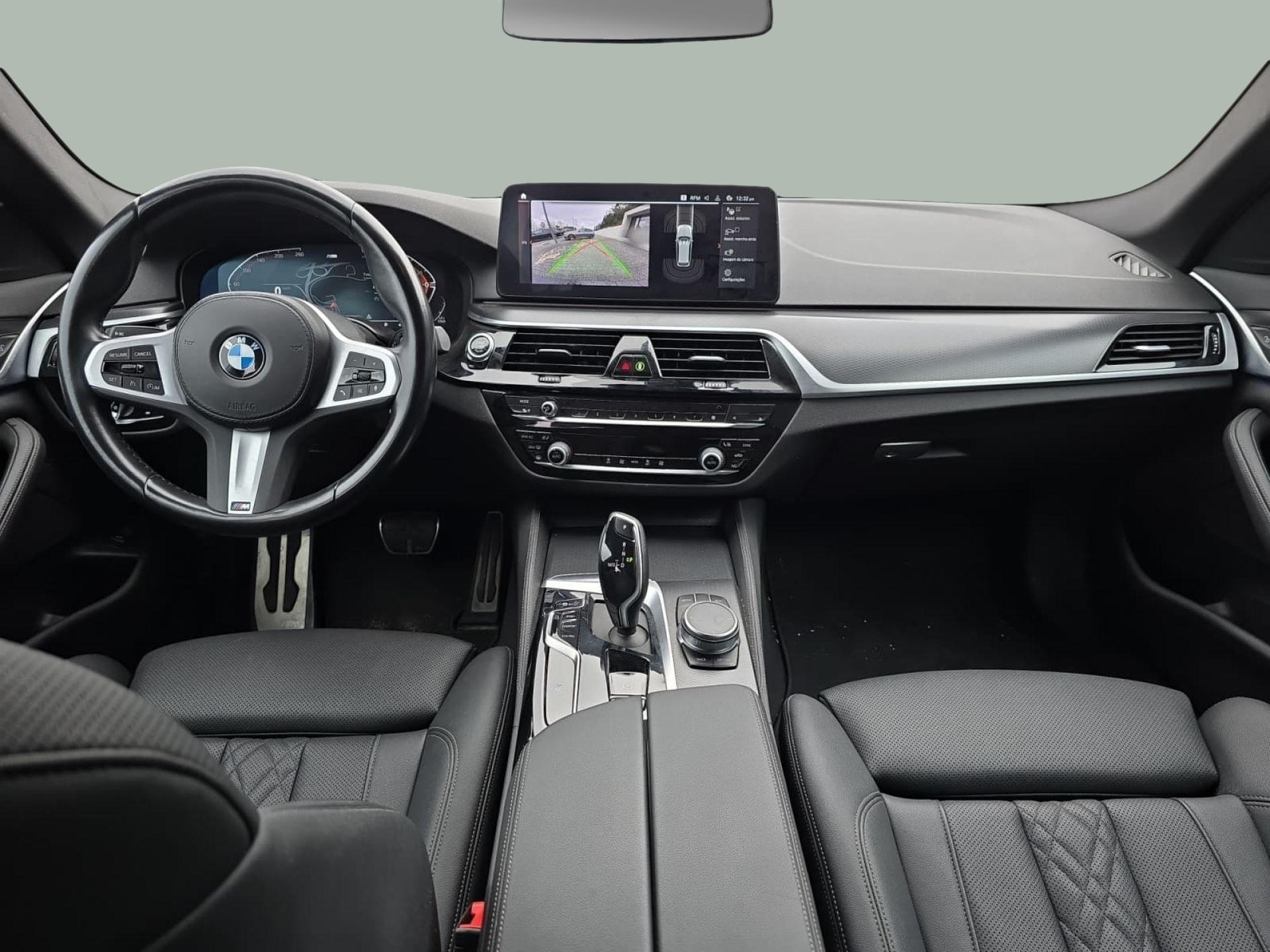 BMW Série 5 520d Touring color Negro. Año 2023. 140KW(190CV). Diesel. En concesionario MCoutinho Bomcar Leiria de Leiria