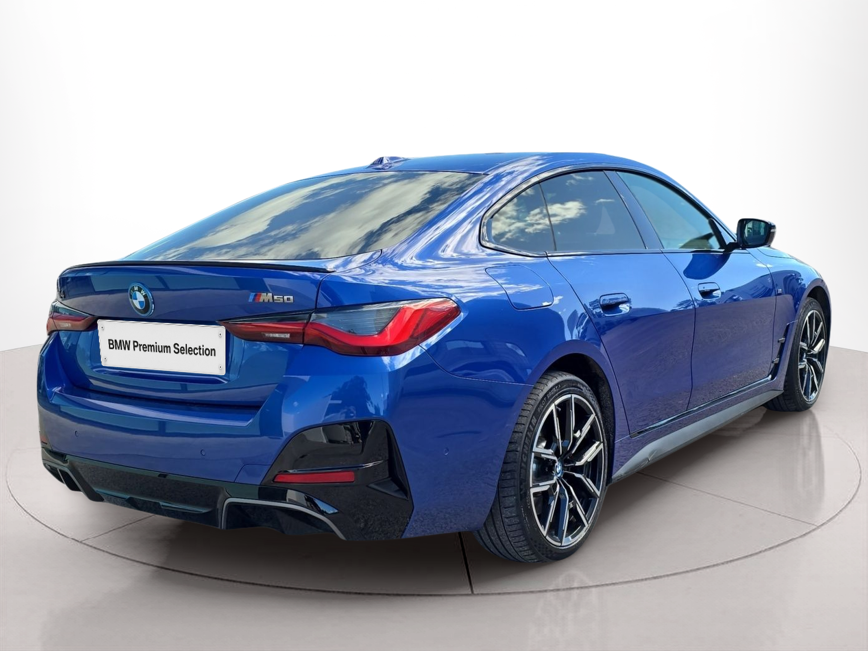 BMW i4 i4 M50 color Azul. Año 2023. 400KW(544CV). Elétrico. En concesionario MCoutinho Bomcar Coimbra de Coimbra