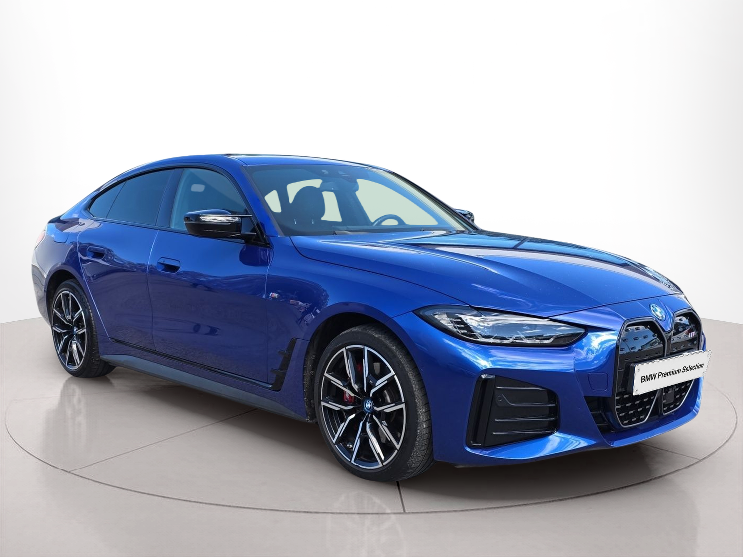 BMW i4 i4 M50 color Azul. Año 2023. 400KW(544CV). Elétrico. En concesionario MCoutinho Bomcar Coimbra de Coimbra