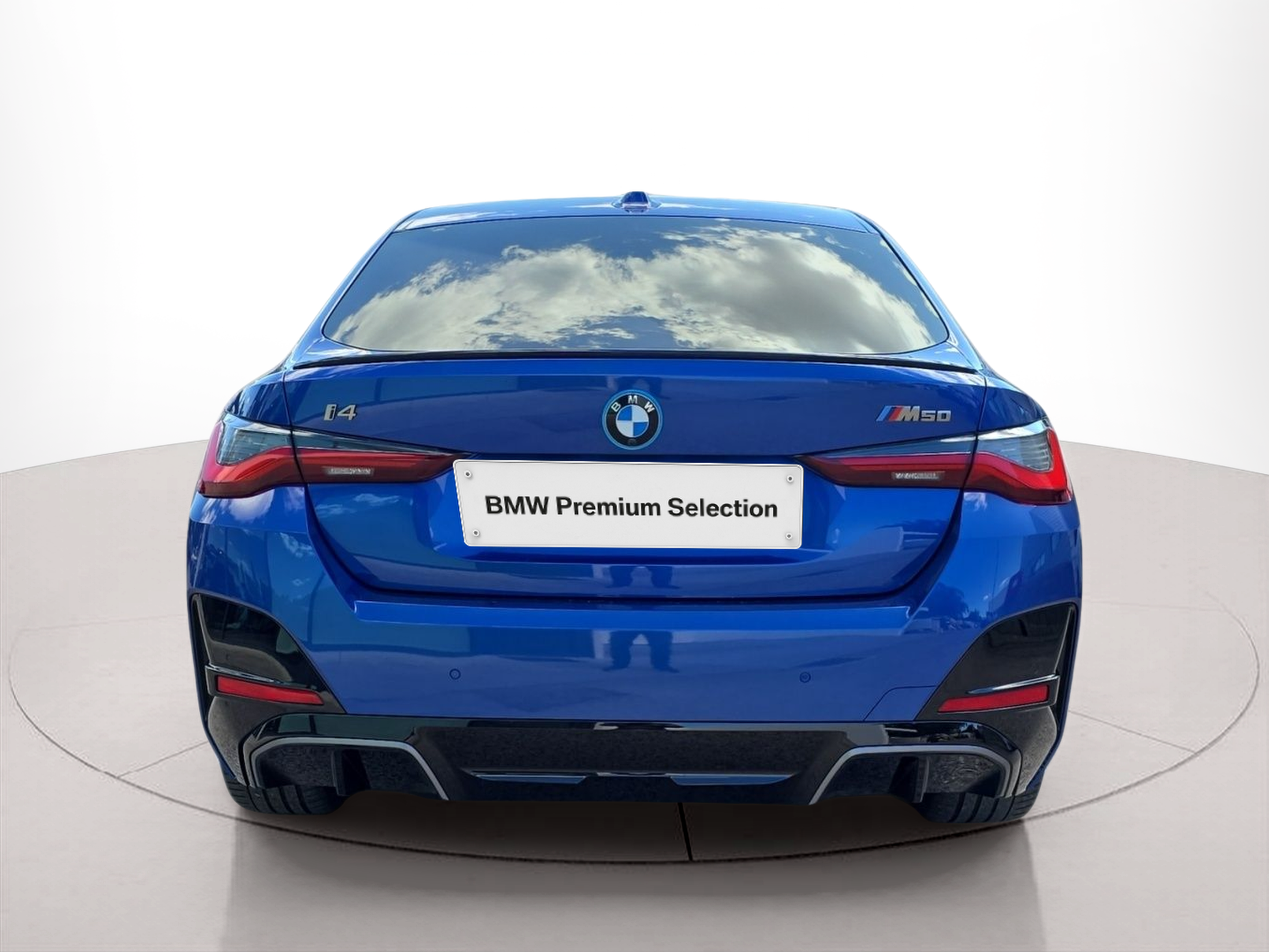 BMW i4 i4 M50 color Azul. Año 2023. 400KW(544CV). Elétrico. En concesionario MCoutinho Bomcar Coimbra de Coimbra