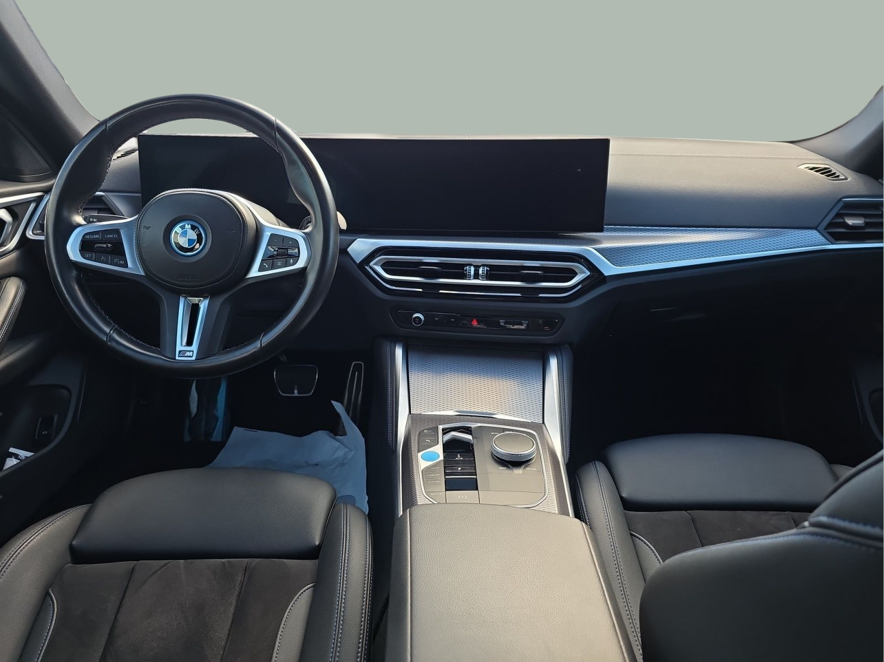 BMW i4 i4 M50 color Azul. Año 2023. 400KW(544CV). Elétrico. En concesionario MCoutinho Bomcar Coimbra de Coimbra