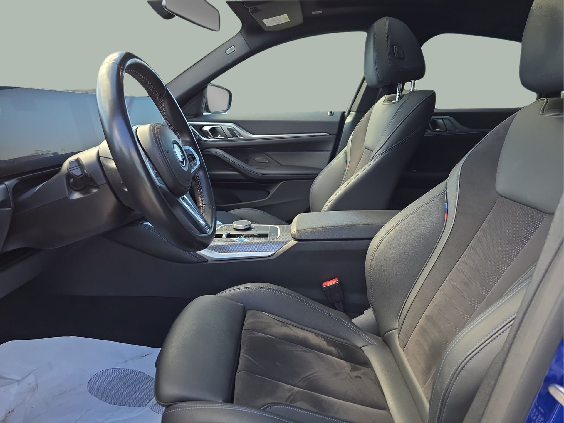 BMW i4 i4 M50 color Azul. Año 2023. 400KW(544CV). Elétrico. En concesionario MCoutinho Bomcar Coimbra de Coimbra