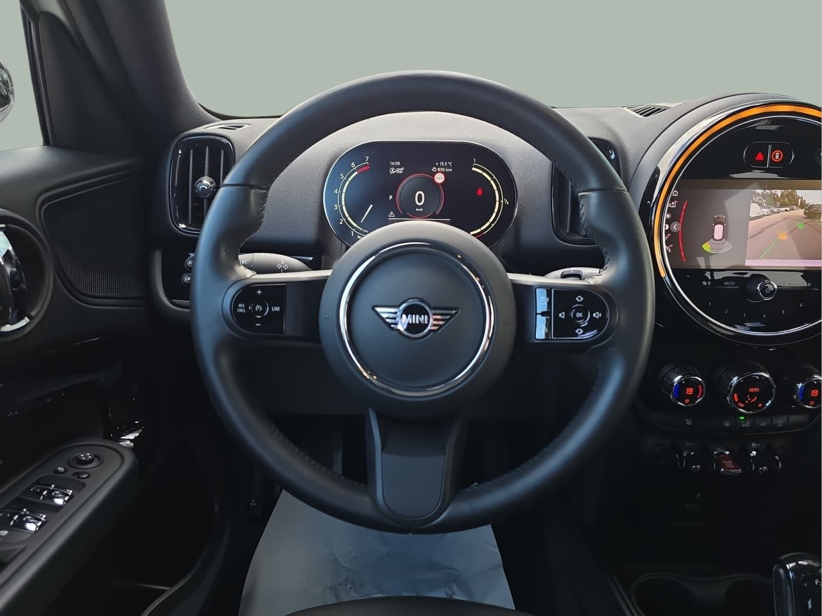 fotoG 15 del MINI MINI 5 Portas Cooper 100 kW (136 CV) 136cv Gasolina de 2023 em Bragança