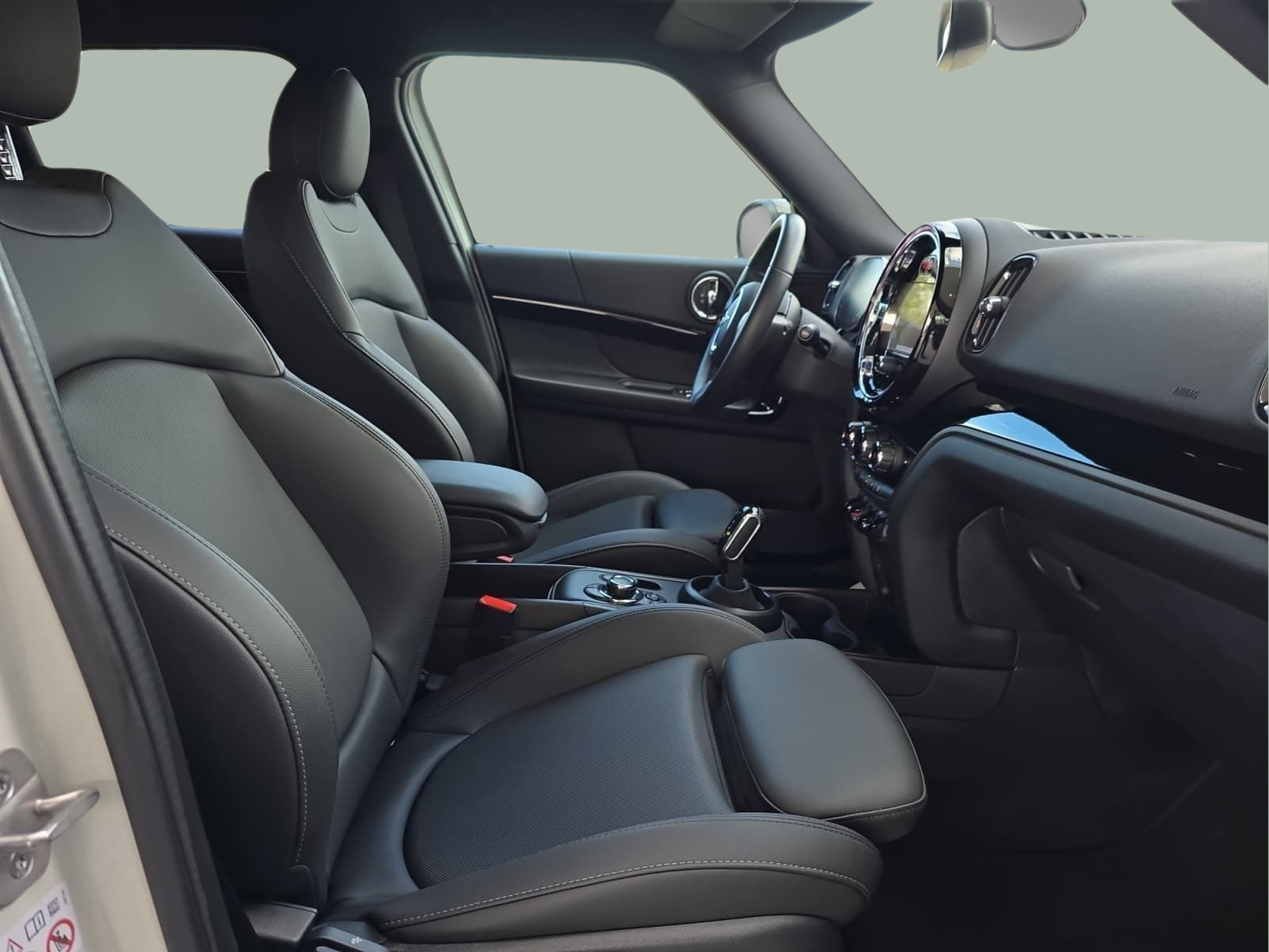 fotoG 7 del MINI MINI 5 Portas Cooper 100 kW (136 CV) 136cv Gasolina de 2023 em Bragança