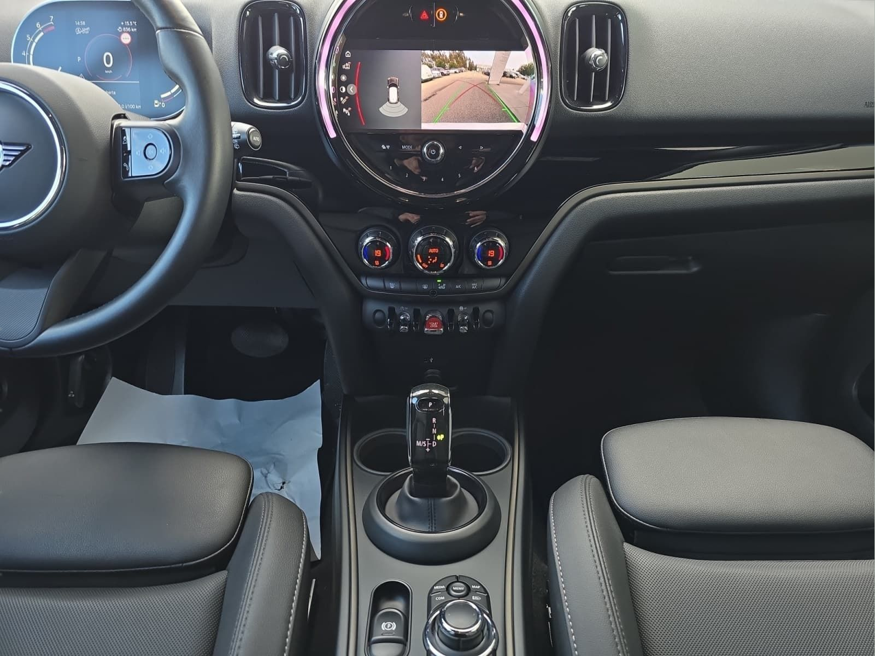 fotoG 13 del MINI MINI 5 Portas Cooper 100 kW (136 CV) 136cv Gasolina de 2023 em Bragança