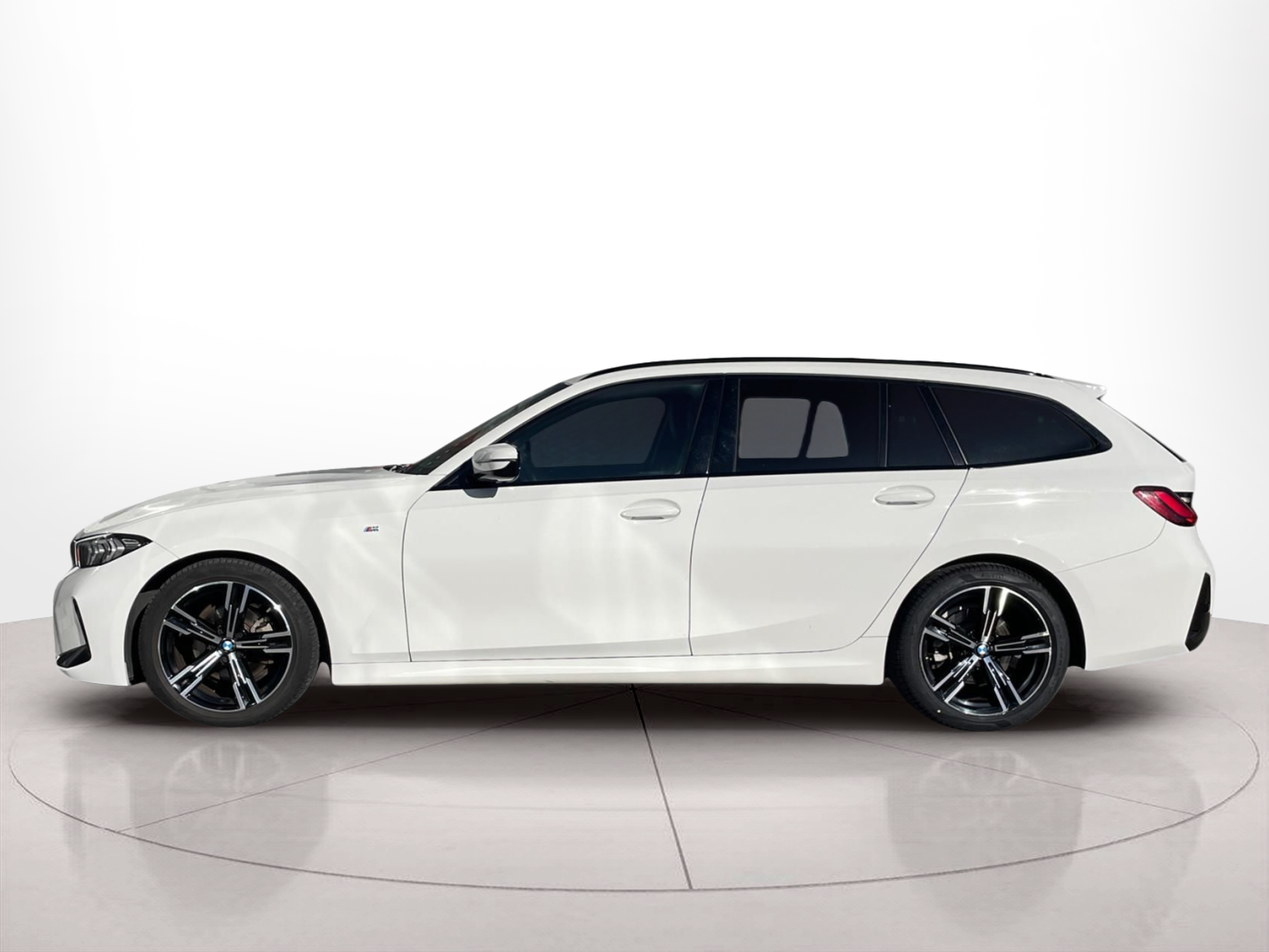 Fotos de BMW Série 3 320d Touring color Blanco. Año 2023. 140KW(190CV). Elétrico / Gasolina Híbrido. En concesionario MCoutinho - Viseu de Viseu