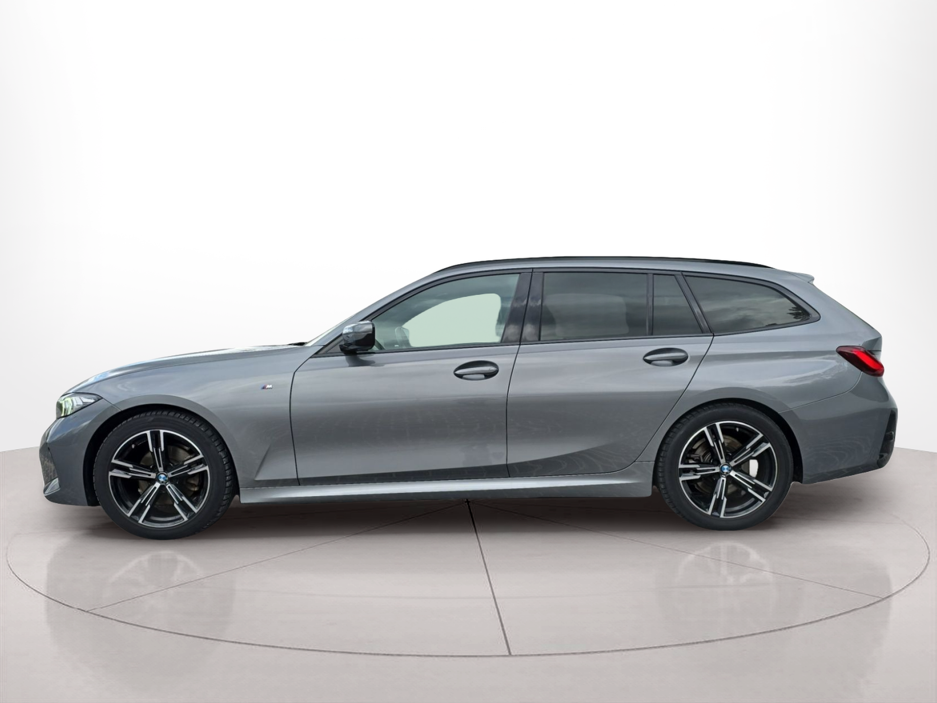 Fotos de BMW Série 3 320d Touring color Gris. Año 2023. 140KW(190CV). Diesel. En concesionario MCoutinho Bomcar Coimbra de Coimbra