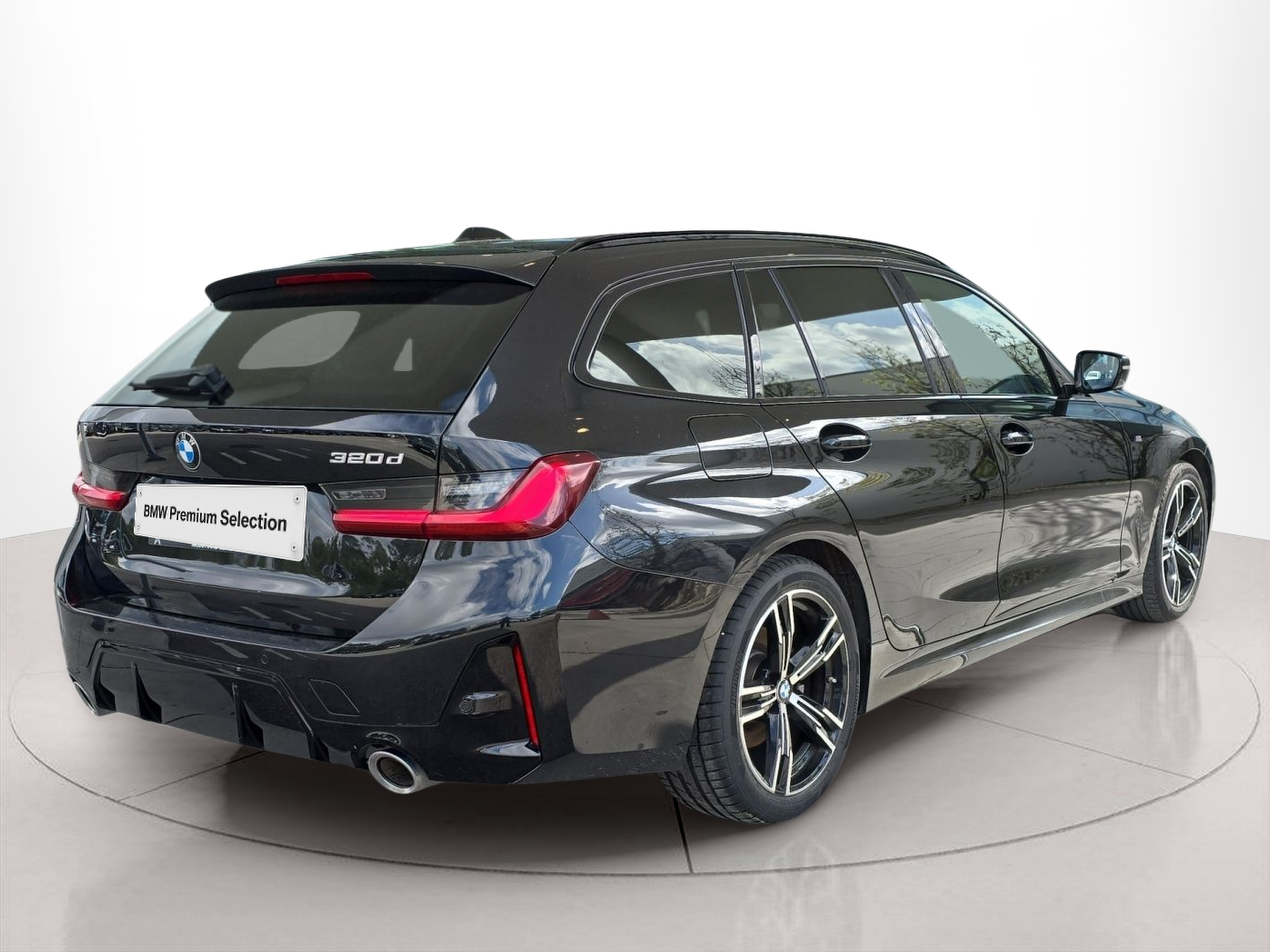 BMW Série 3 320d Touring color Negro. Año 2023. 140KW(190CV). Diesel. En concesionario MCoutinho Bomcar Leiria de Leiria