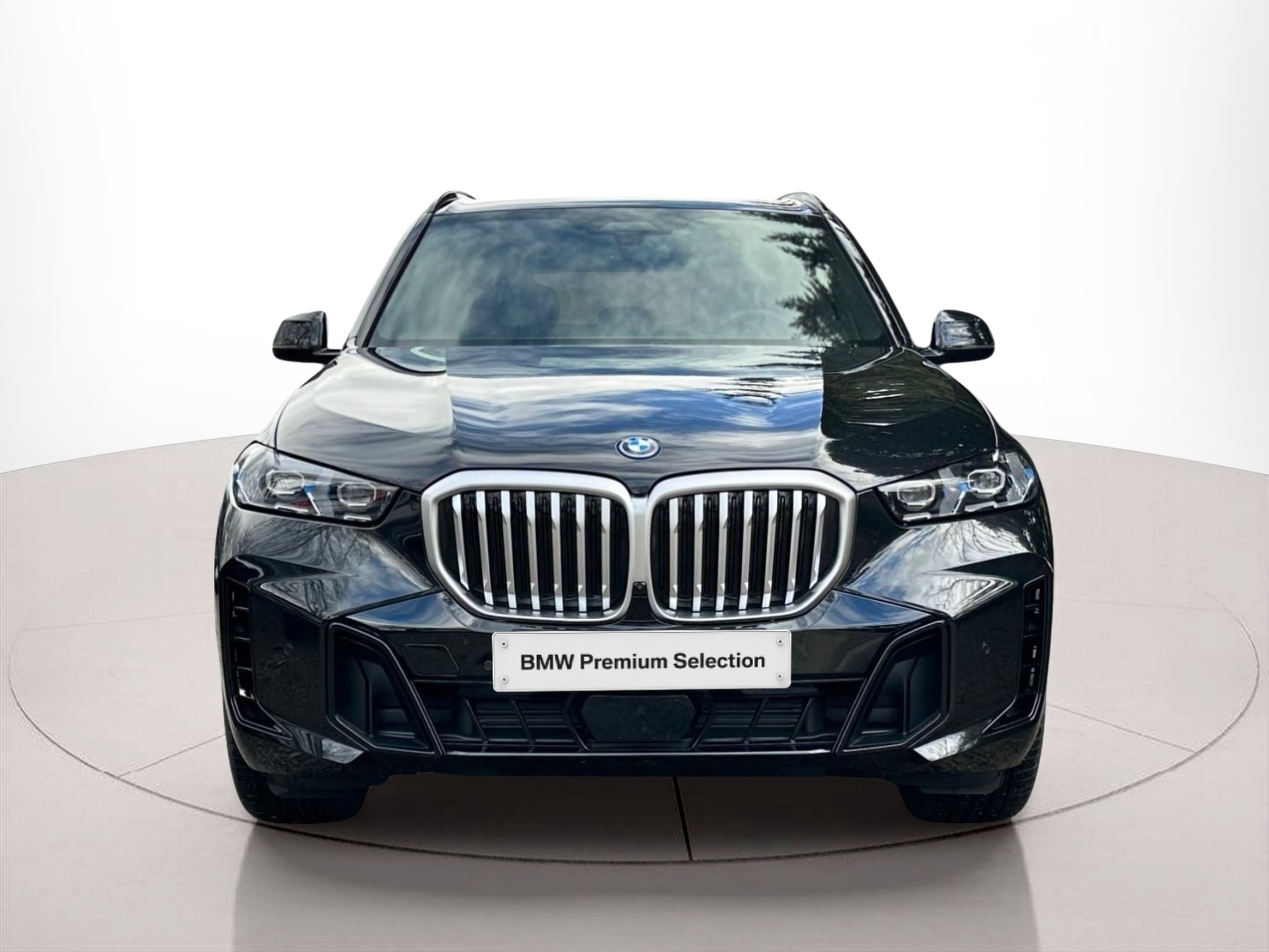 Fotos de BMW X5 xDrive50e color Negro. Año 2024. 360KW(489CV). Elétrico / Gasolina Híbrido. En concesionario MCoutinho - Vila Real de Vila Real