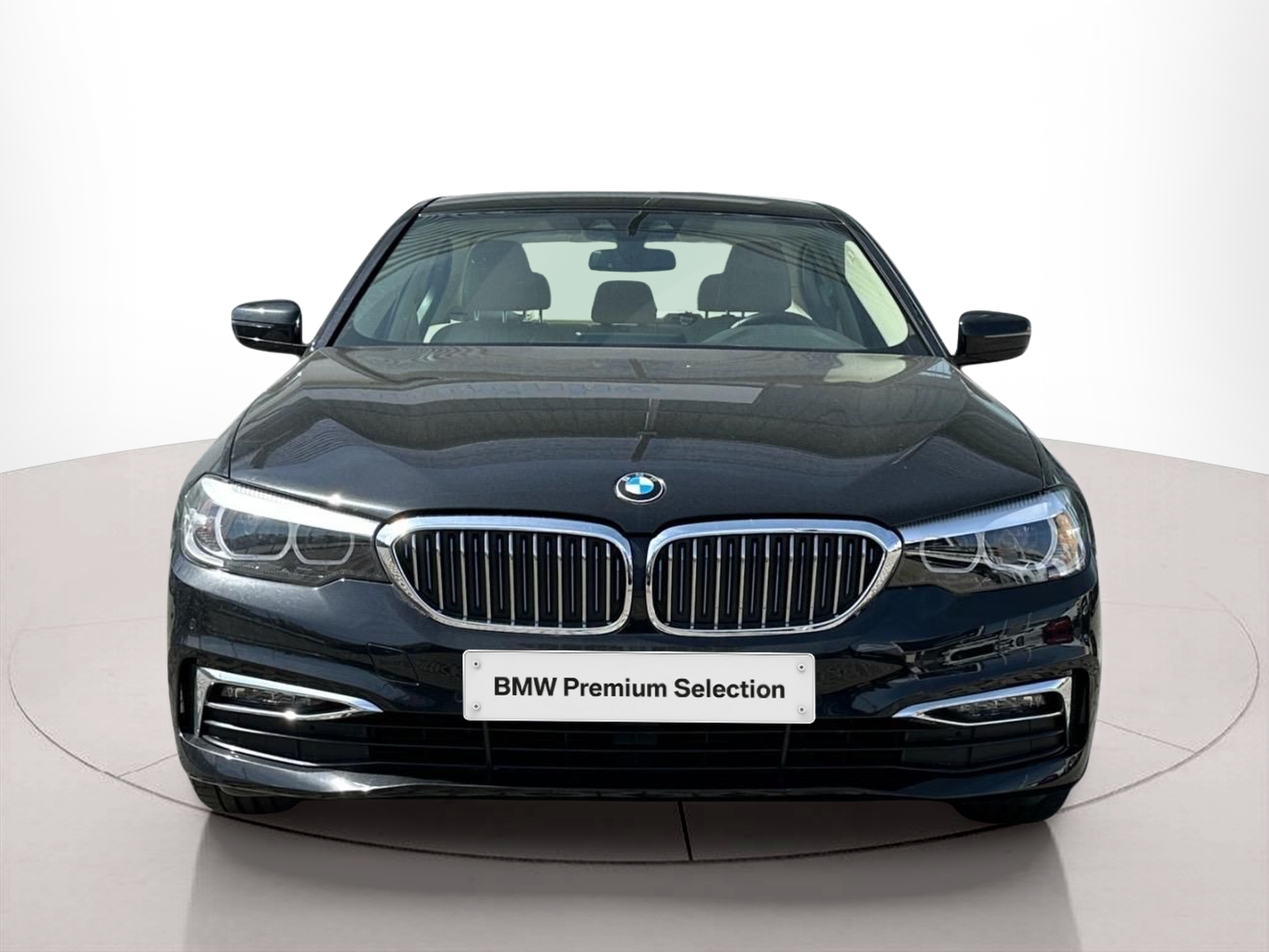 Fotos de BMW Série 5 530e Berlina color Negro. Año 2018. 185KW(252CV). Elétrico / Gasolina Híbrido. En concesionario MCoutinho - Vila Real de Vila Real