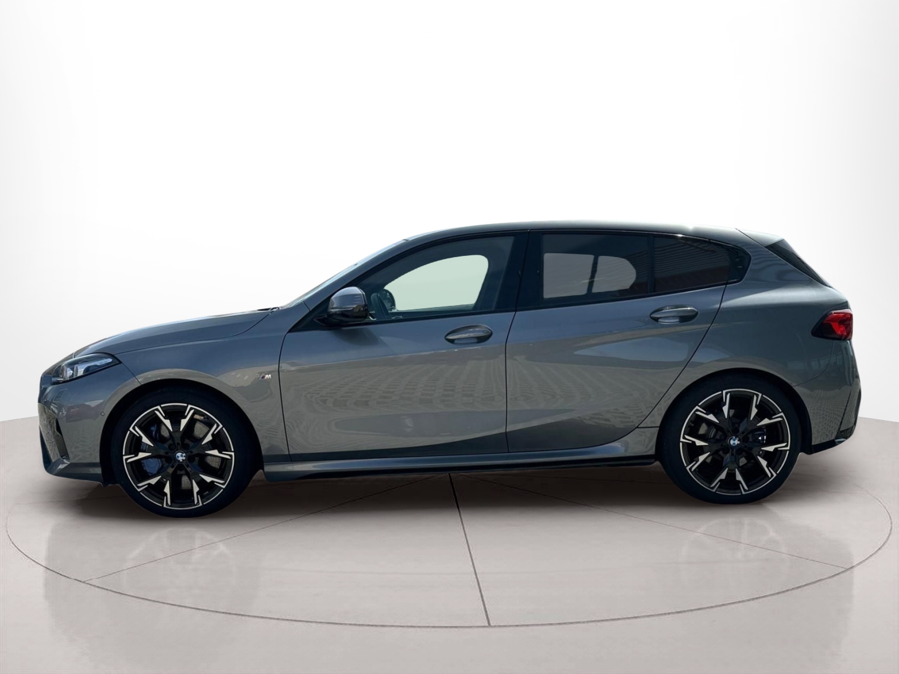 Fotos de BMW Série 1 120d color Gris. Año 2024. 120KW(163CV). Diesel. En concesionario MCoutinho - Bragança de Bragança