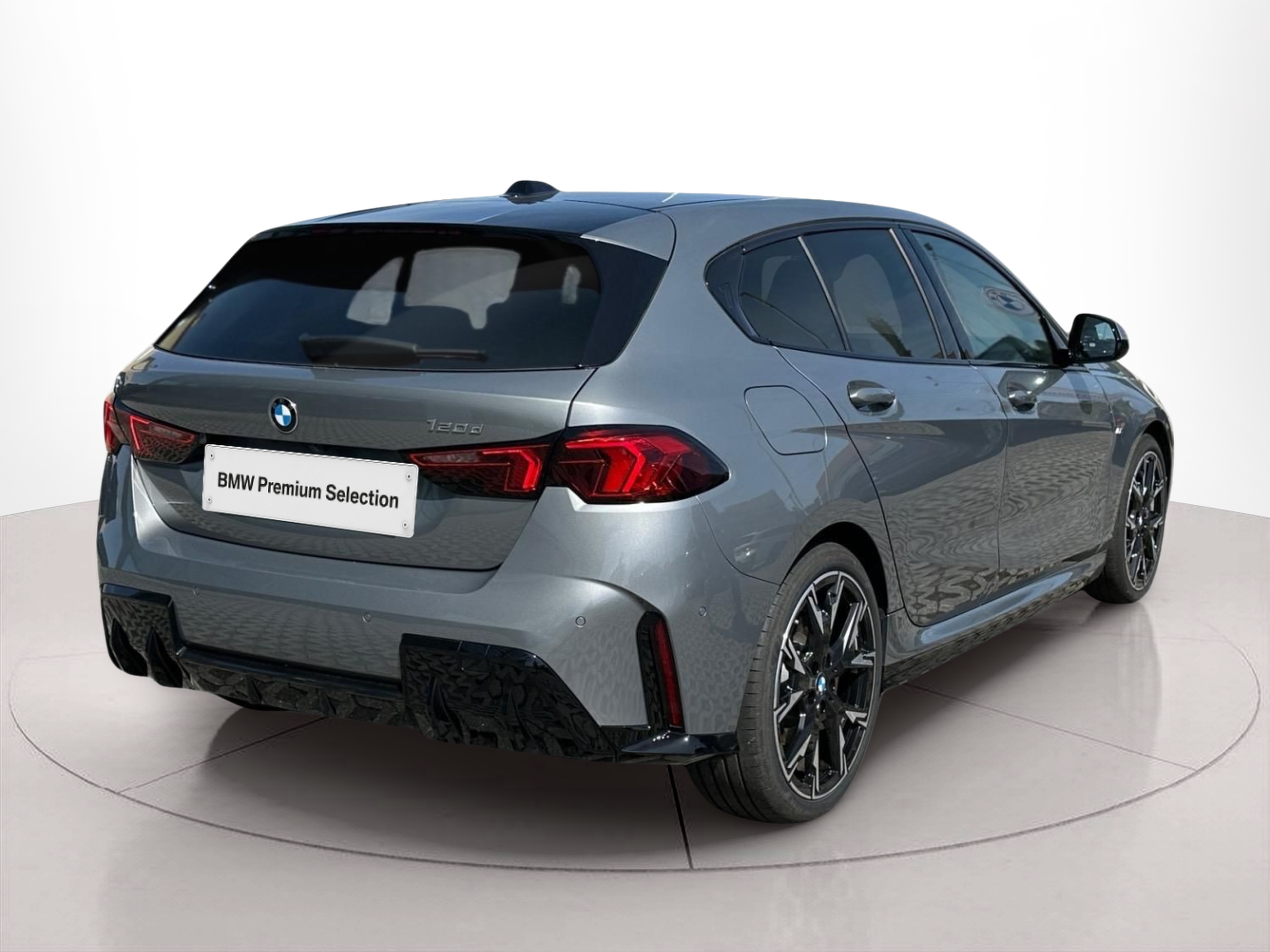 BMW Série 1 120d color Gris. Año 2024. 120KW(163CV). Diesel. En concesionario MCoutinho - Bragança de Bragança