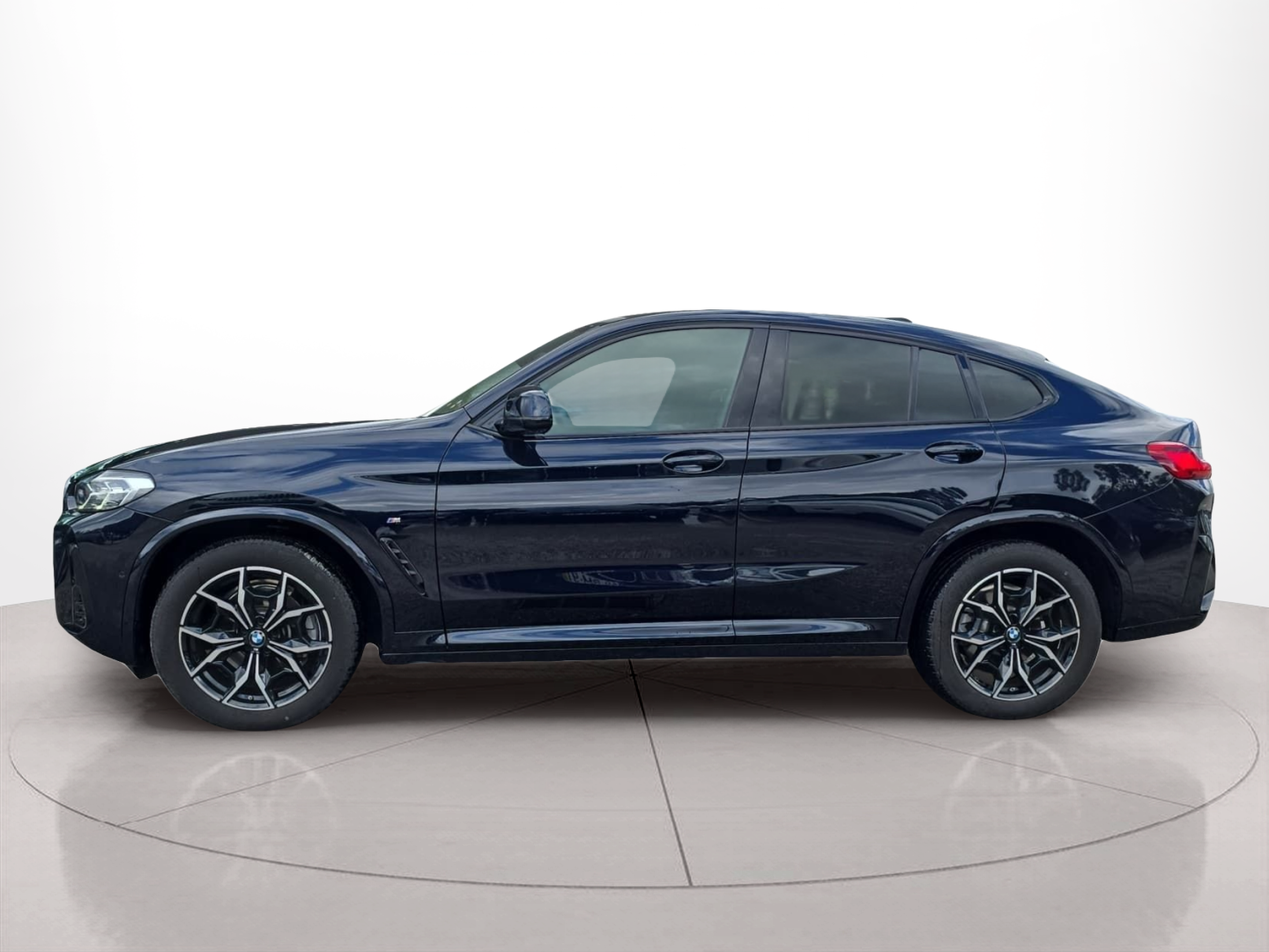 Fotos de BMW X4 xDrive20d color Negro. Año 2024. 140KW(190CV). Diesel. En concesionario MCoutinho Bomcar Leiria de Leiria
