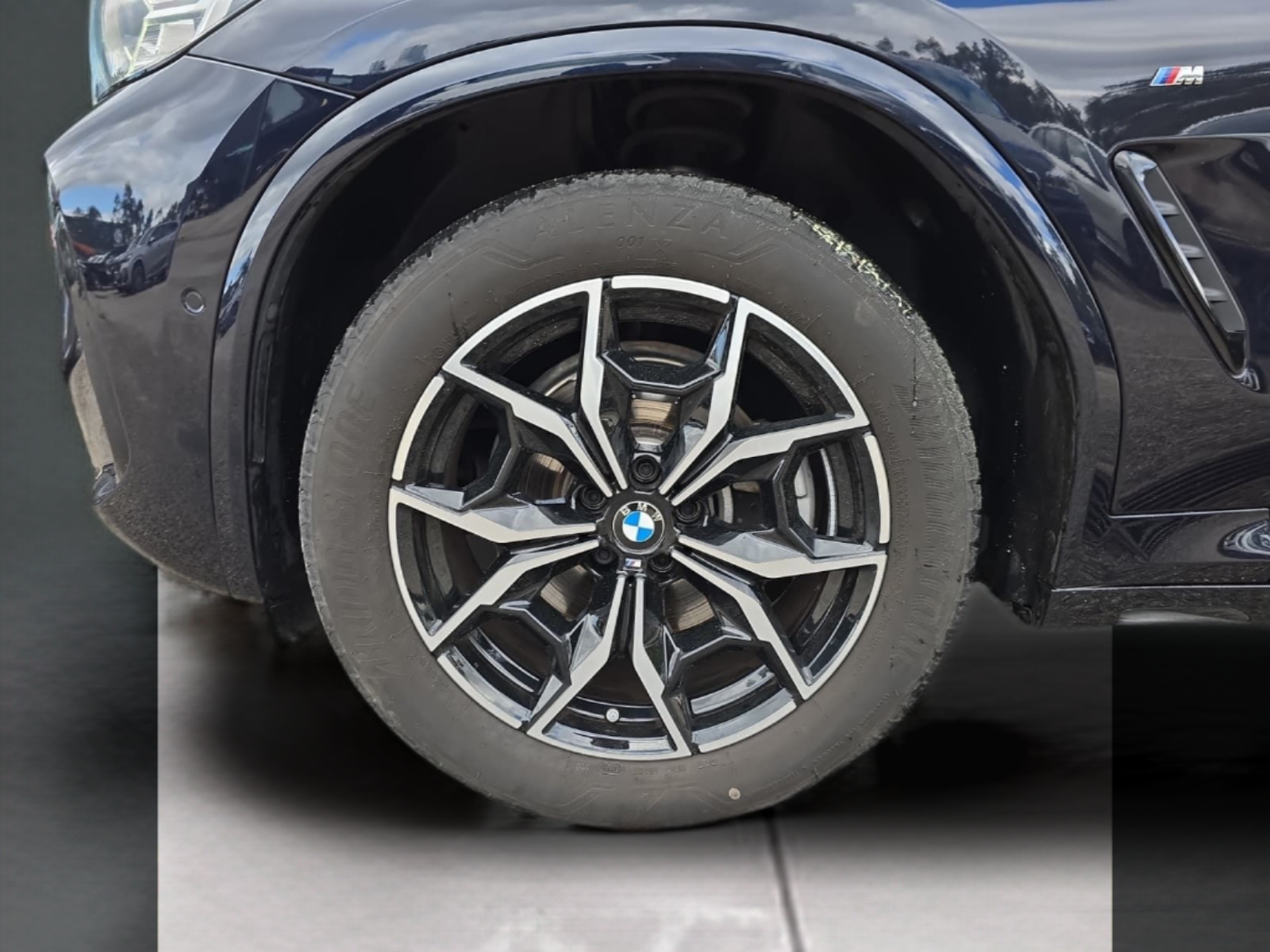 BMW X4 xDrive20d color Negro. Año 2024. 140KW(190CV). Diesel. En concesionario MCoutinho Bomcar Leiria de Leiria
