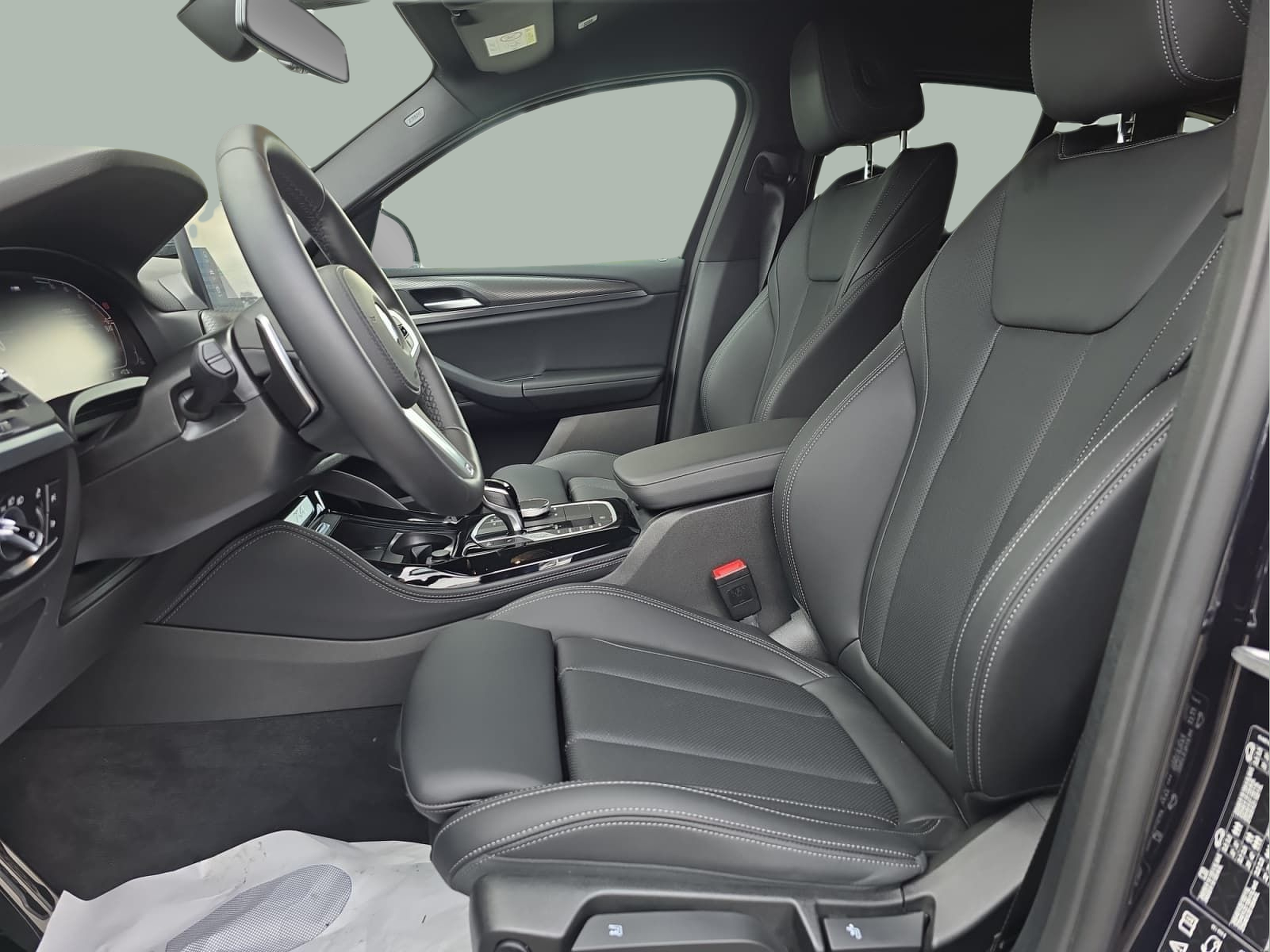 BMW X4 xDrive20d color Negro. Año 2024. 140KW(190CV). Diesel. En concesionario MCoutinho Bomcar Leiria de Leiria