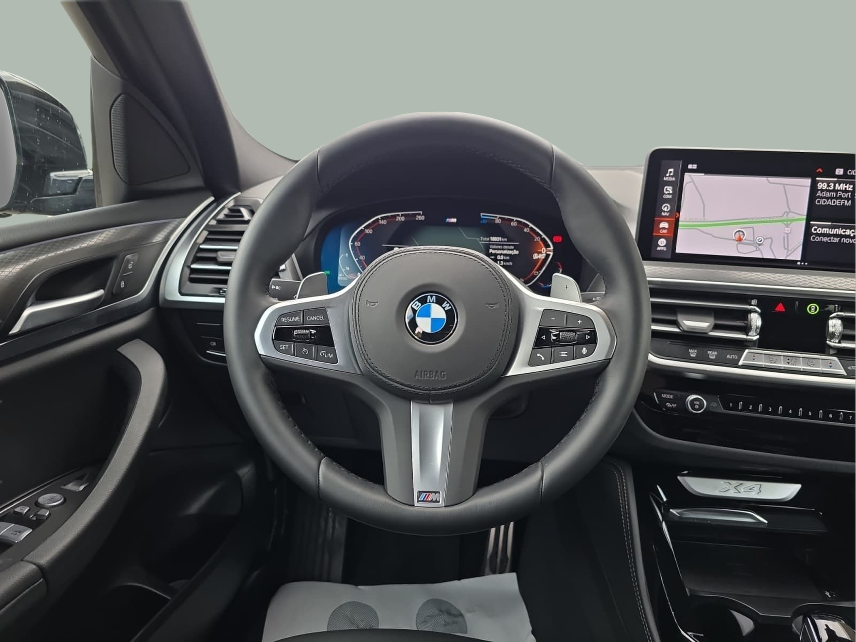 BMW X4 xDrive20d color Negro. Año 2024. 140KW(190CV). Diesel. En concesionario MCoutinho Bomcar Leiria de Leiria