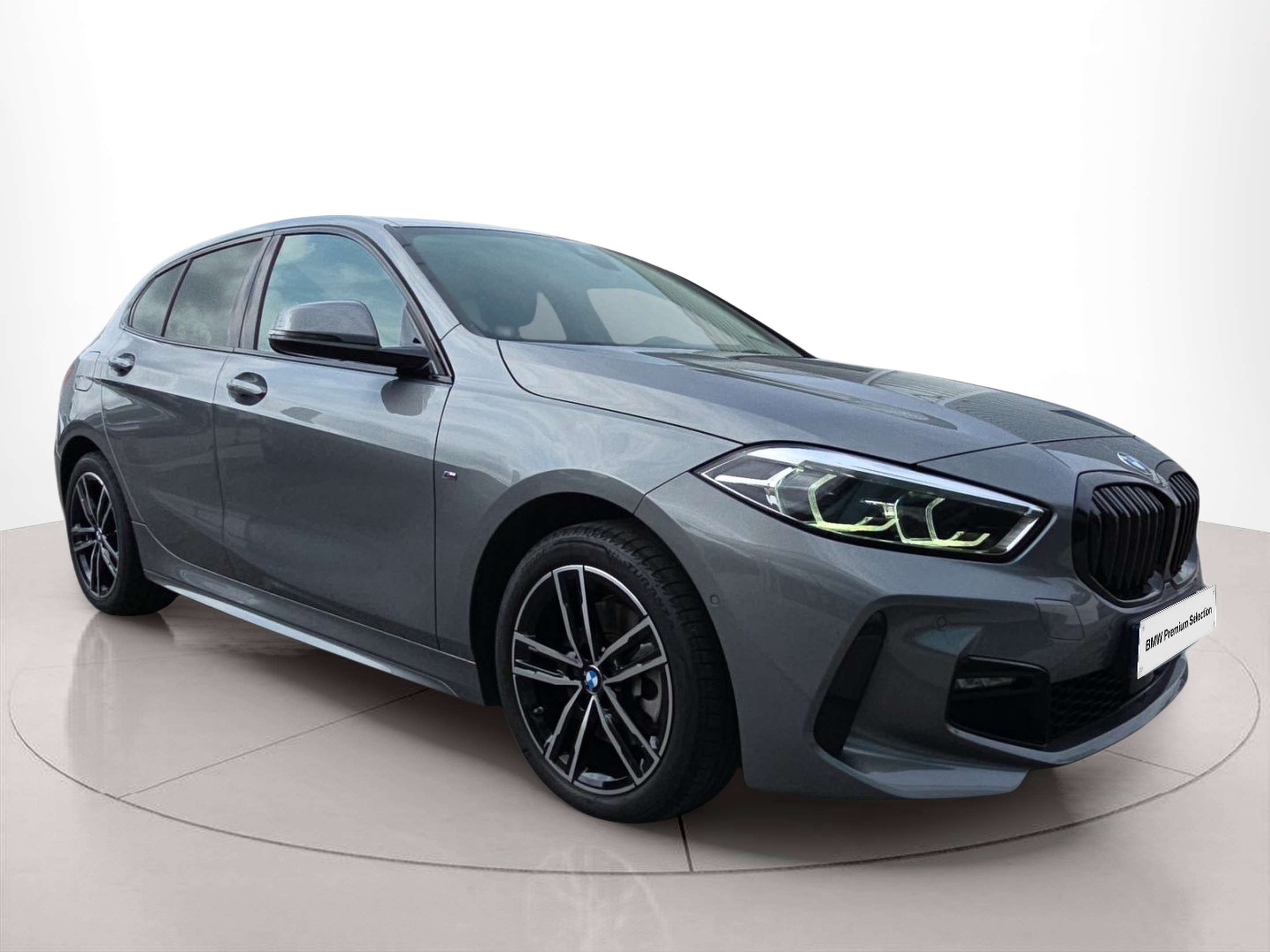 BMW Série 1 116d color Gris. Año 2024. 85KW(116CV). Diesel. En concesionario MCoutinho Bomcar Leiria de Leiria