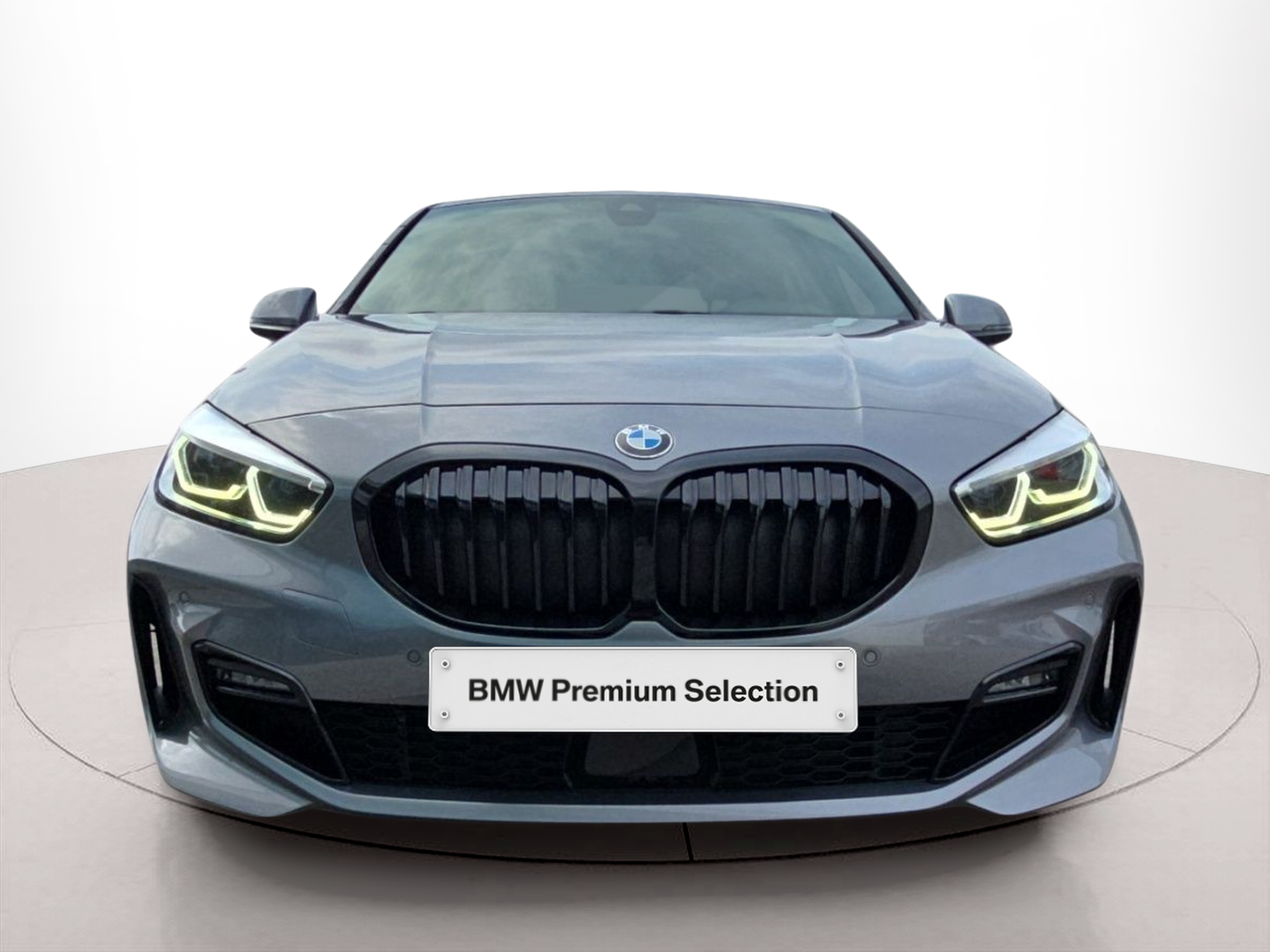 Fotos de BMW Série 1 116d color Gris. Año 2024. 85KW(116CV). Diesel. En concesionario MCoutinho Bomcar Leiria de Leiria