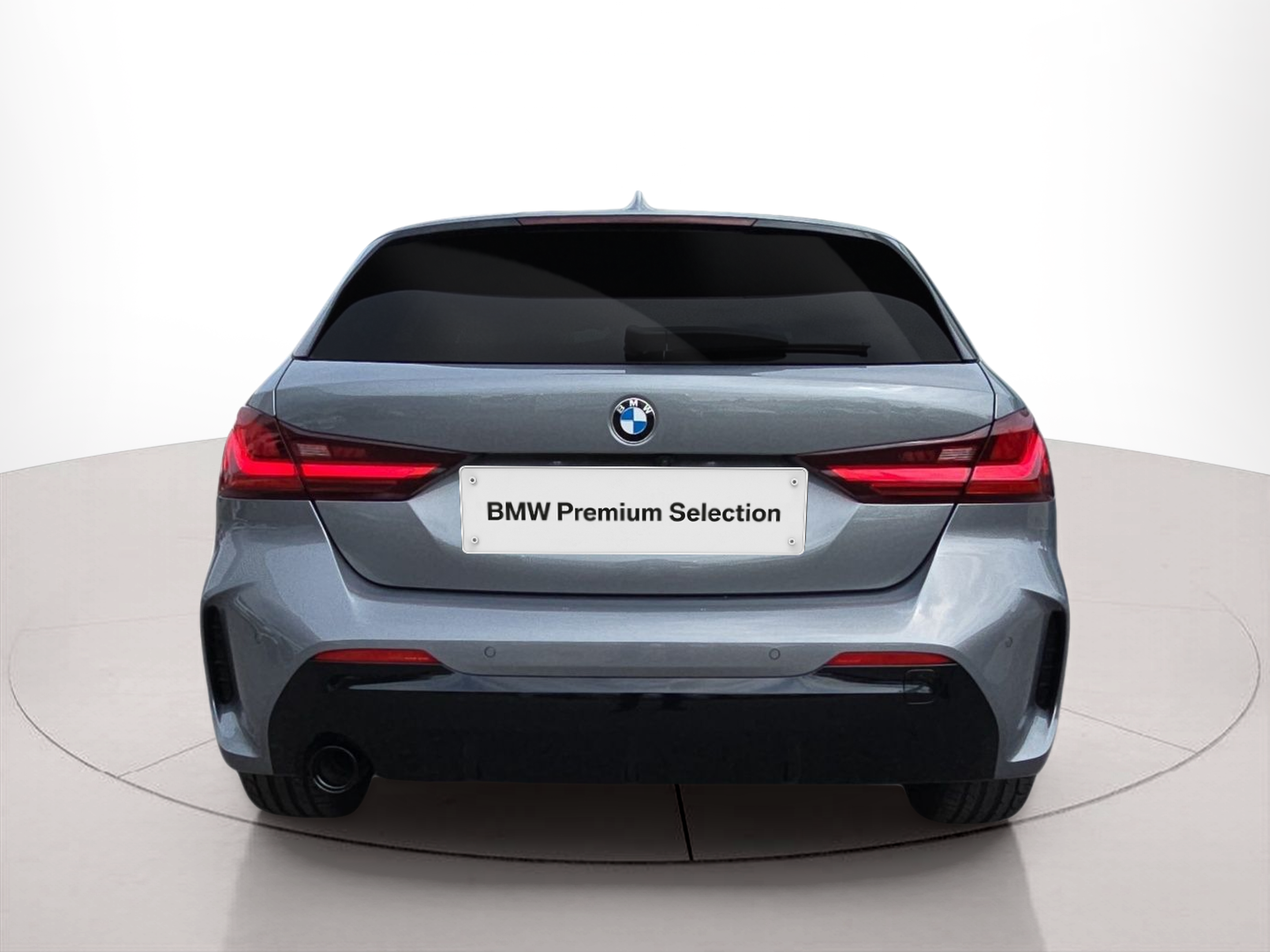 BMW Série 1 116d color Gris. Año 2024. 85KW(116CV). Diesel. En concesionario MCoutinho Bomcar Leiria de Leiria