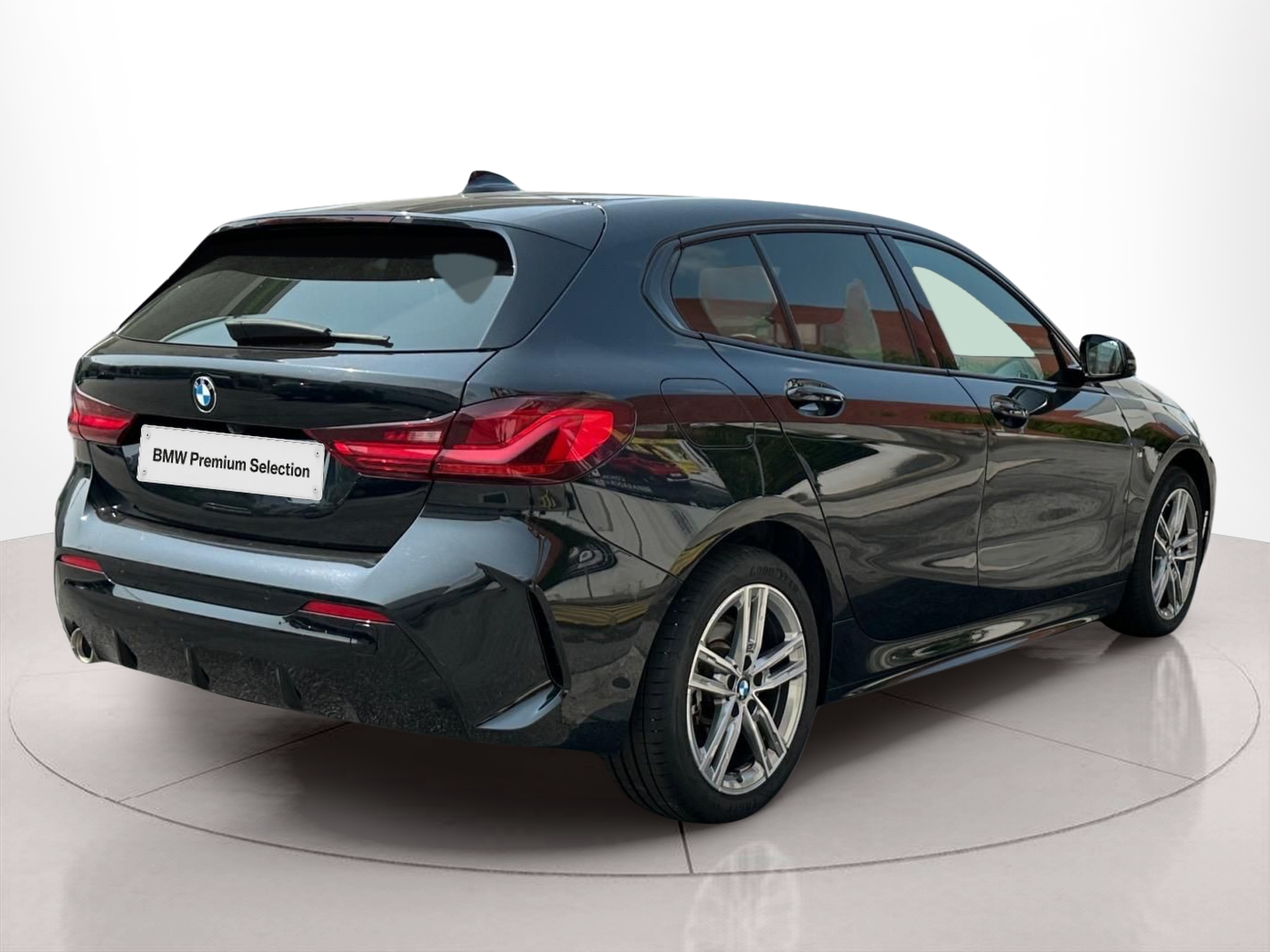 BMW Série 1 116d color Negro. Año 2024. 85KW(116CV). Diesel. En concesionario MCoutinho - Bragança de Bragança