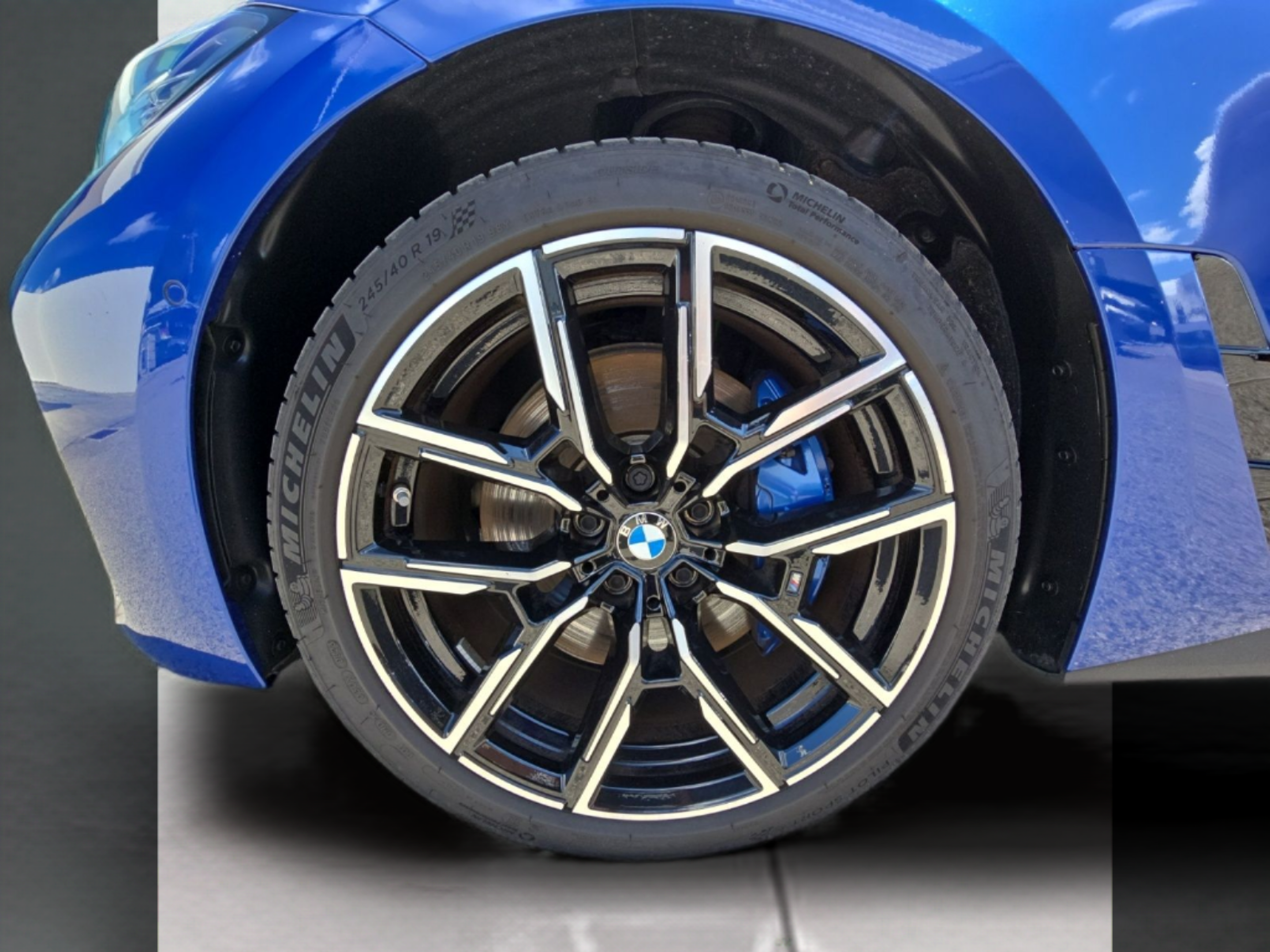 BMW Série 4 420d Berlina color Azul. Año 2023. 140KW(190CV). Diesel. En concesionario MCoutinho Bomcar Leiria de Leiria
