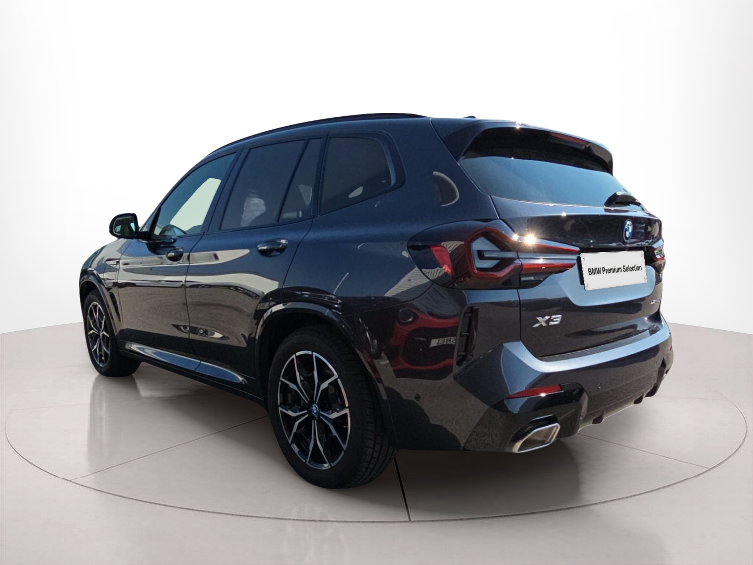 BMW X3 xDrive30e color Gris. Año 2024. 215KW(292CV). Elétrico / Gasolina Híbrido. En concesionario MCoutinho Bomcar Leiria de Leiria