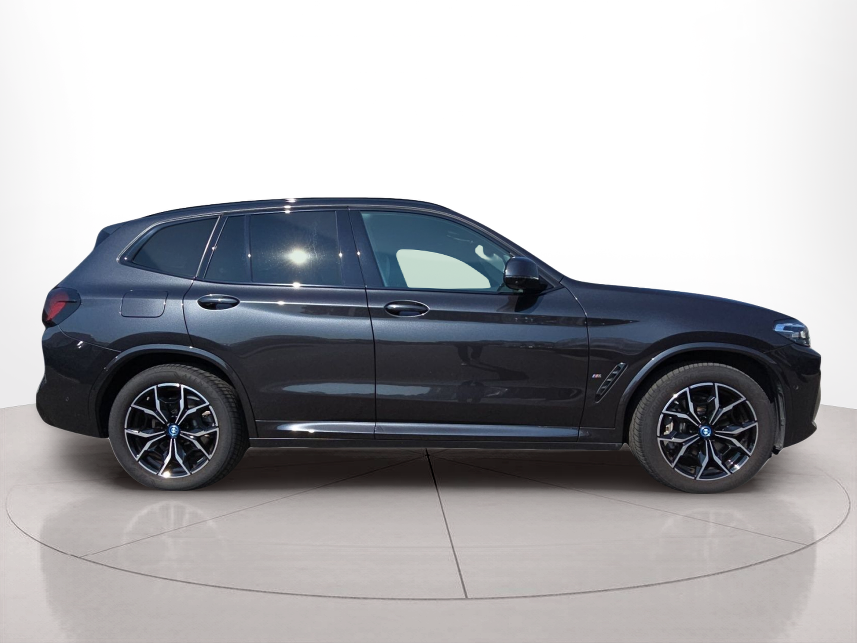 BMW X3 xDrive30e color Gris. Año 2024. 215KW(292CV). Elétrico / Gasolina Híbrido. En concesionario MCoutinho Bomcar Leiria de Leiria