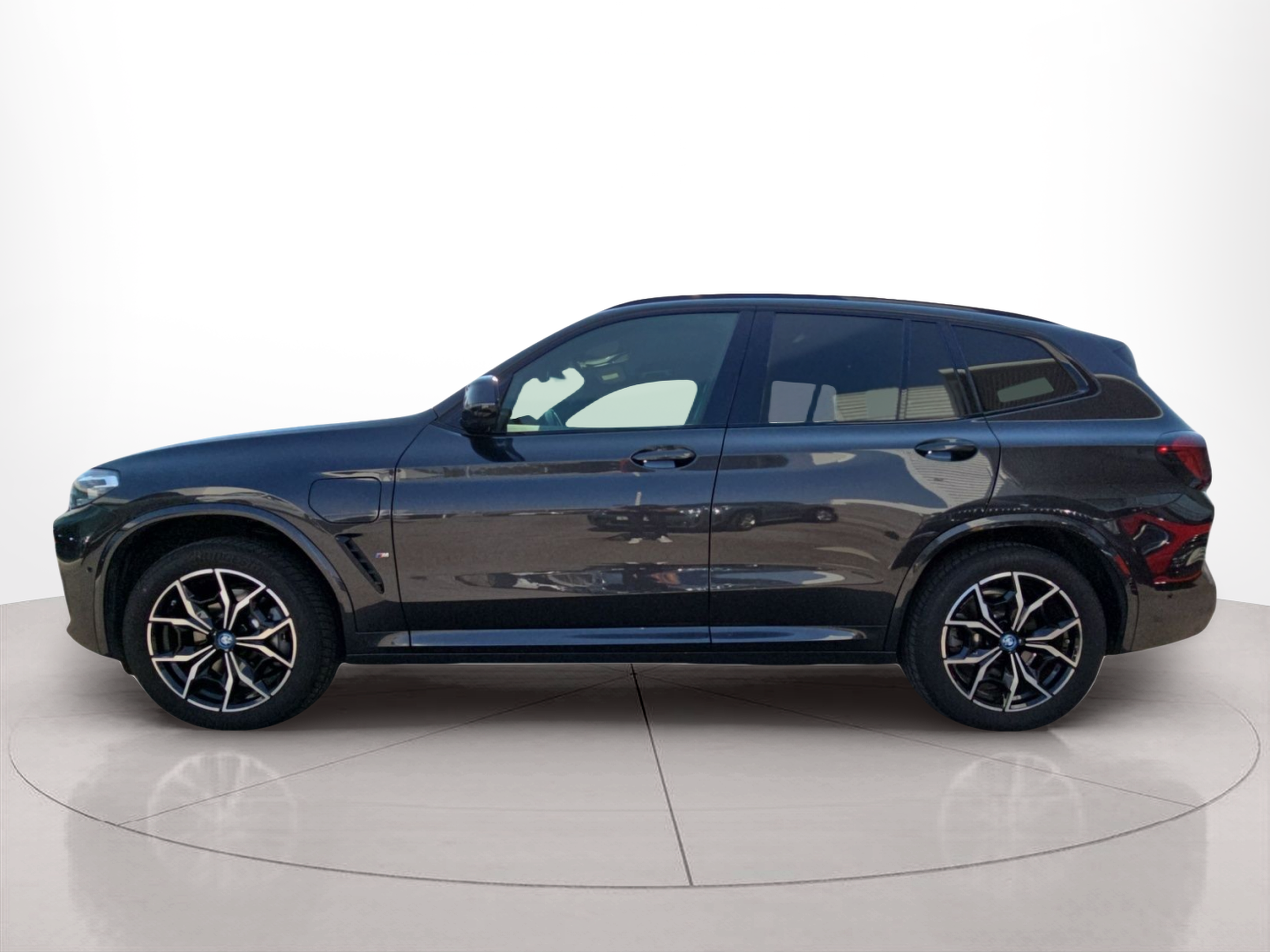 Fotos de BMW X3 xDrive30e color Gris. Año 2024. 215KW(292CV). Elétrico / Gasolina Híbrido. En concesionario MCoutinho Bomcar Leiria de Leiria