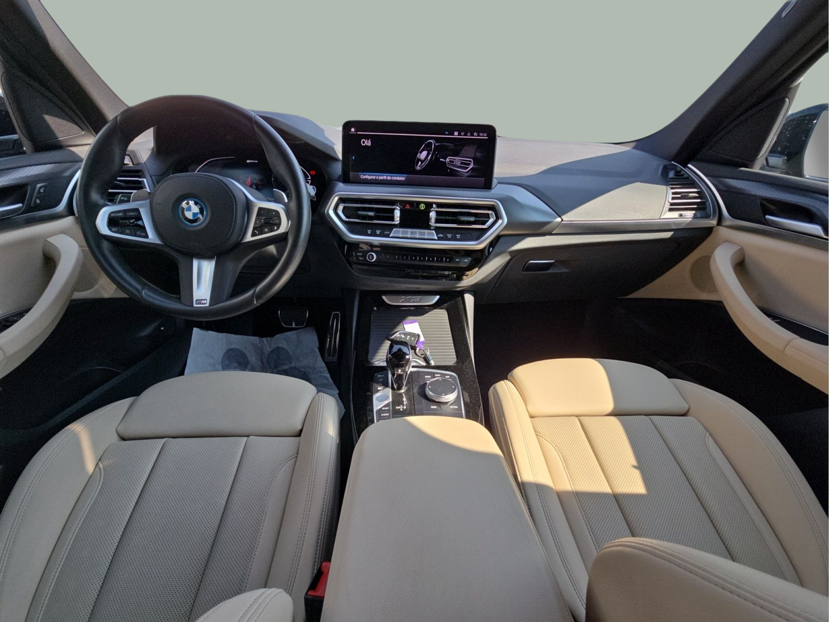 BMW X3 xDrive30e color Gris. Año 2024. 215KW(292CV). Elétrico / Gasolina Híbrido. En concesionario MCoutinho Bomcar Leiria de Leiria