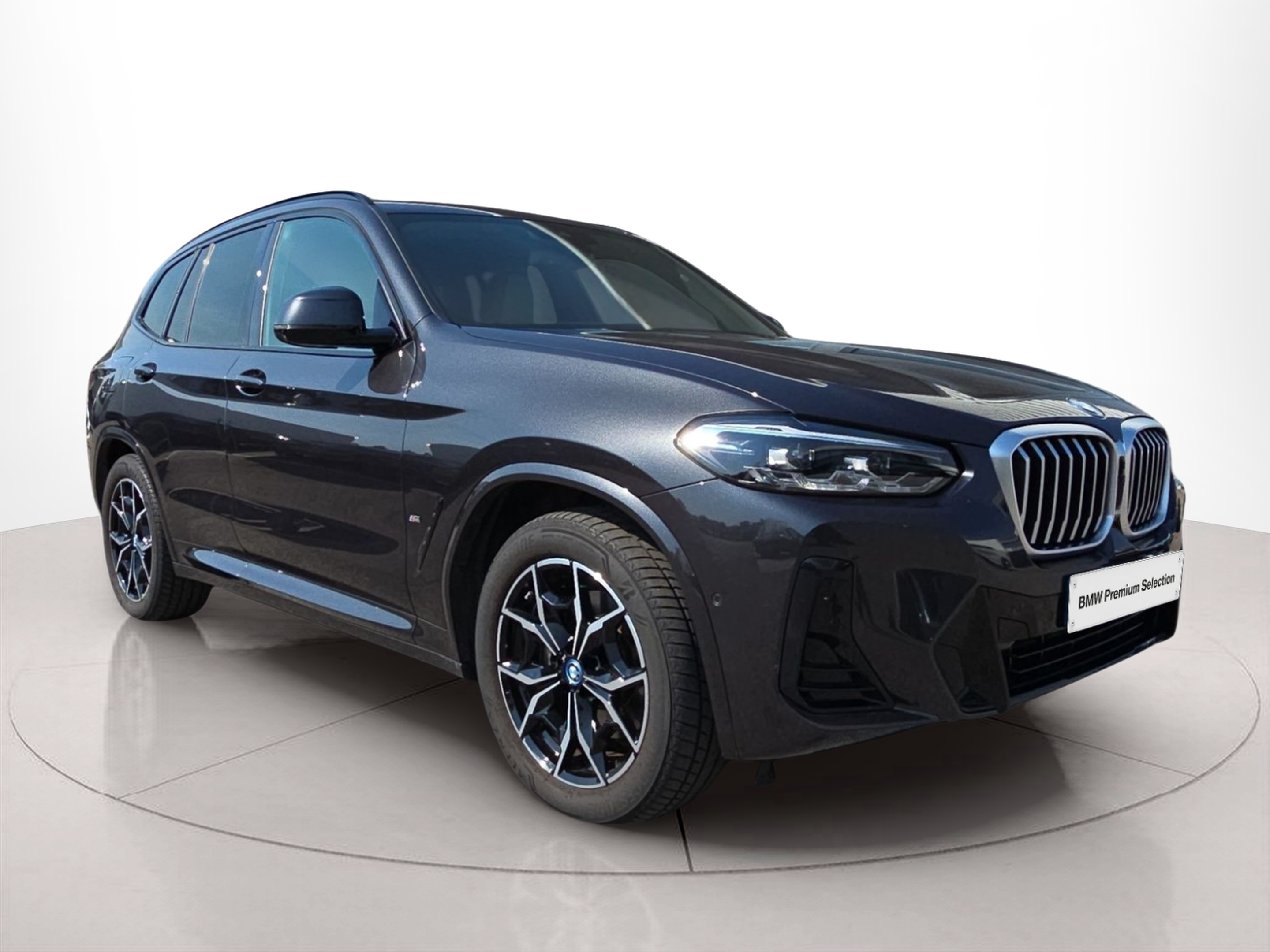 BMW X3 xDrive30e color Gris. Año 2024. 215KW(292CV). Elétrico / Gasolina Híbrido. En concesionario MCoutinho Bomcar Leiria de Leiria