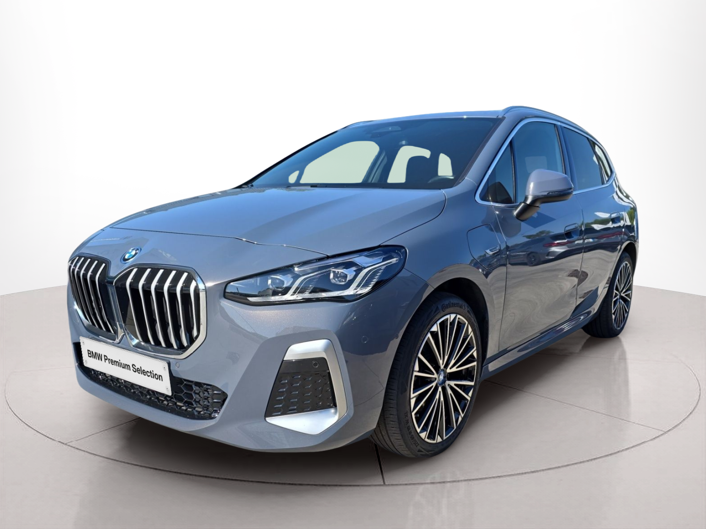 Fotos de BMW Série 2 225xe Active Tourer color Gris. Año 2023. 180KW(245CV). Elétrico / Gasolina Híbrido. En concesionario MCoutinho Bomcar Leiria de Leiria