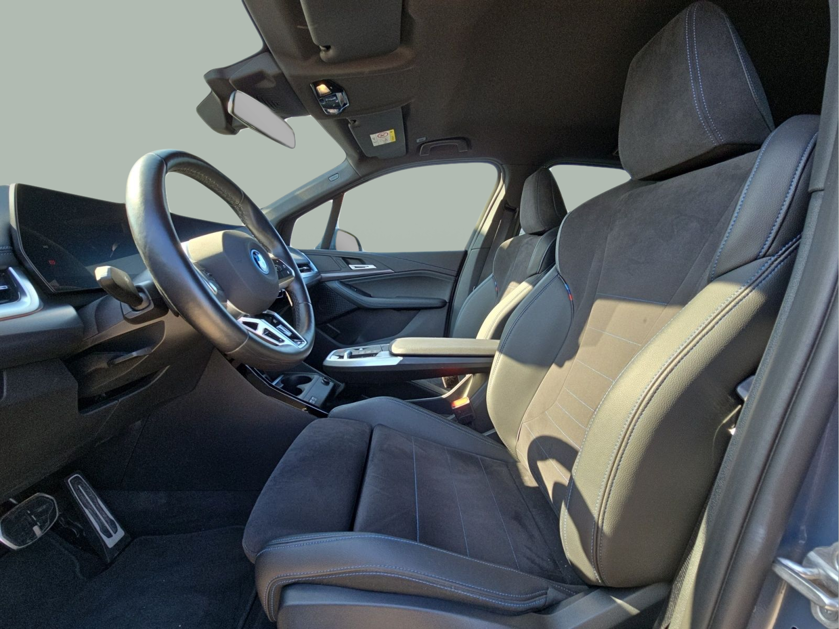 BMW Série 2 225xe Active Tourer color Gris. Año 2023. 180KW(245CV). Elétrico / Gasolina Híbrido. En concesionario MCoutinho Bomcar Leiria de Leiria