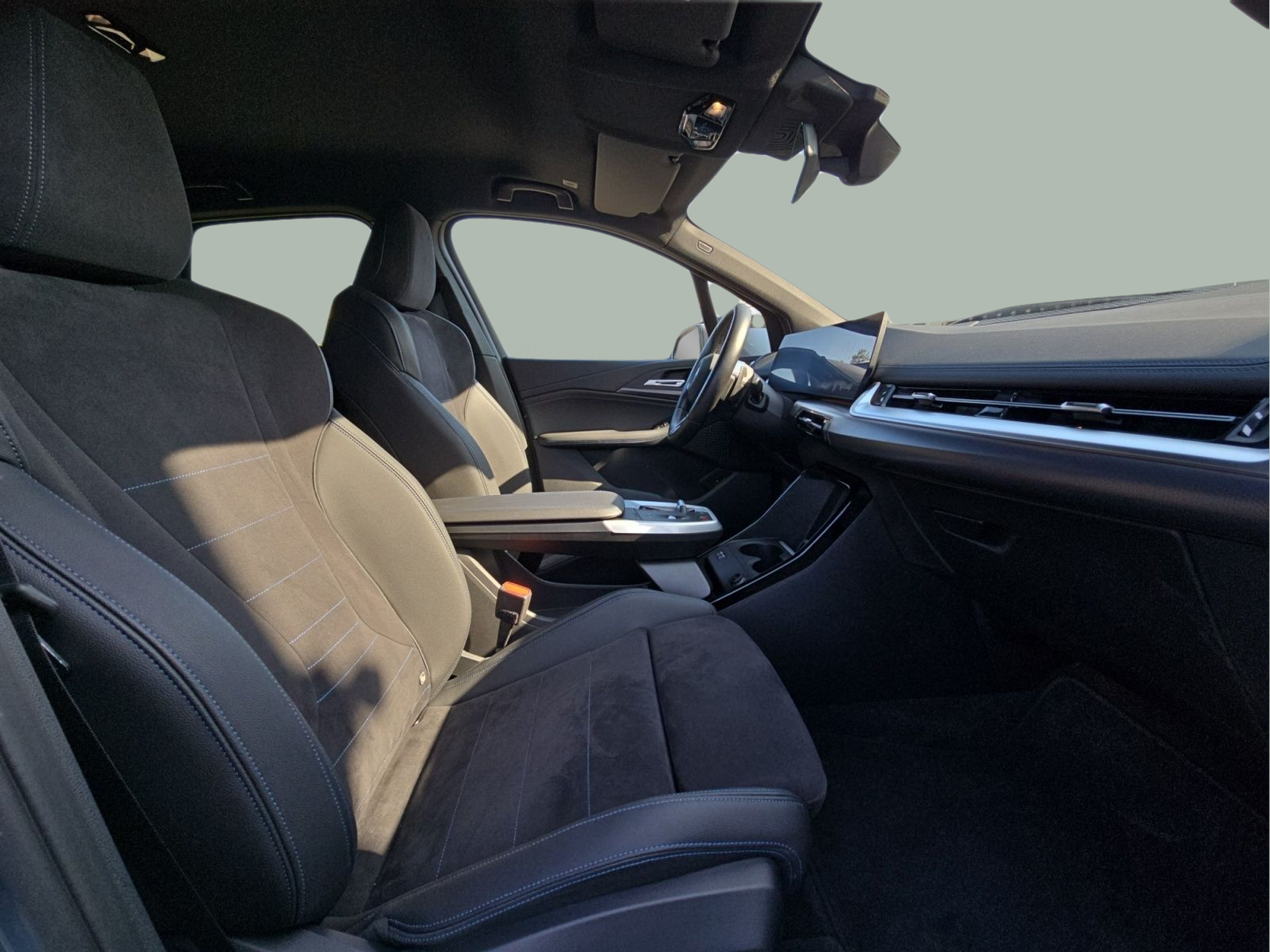 BMW Série 2 225xe Active Tourer color Gris. Año 2023. 180KW(245CV). Elétrico / Gasolina Híbrido. En concesionario MCoutinho Bomcar Leiria de Leiria