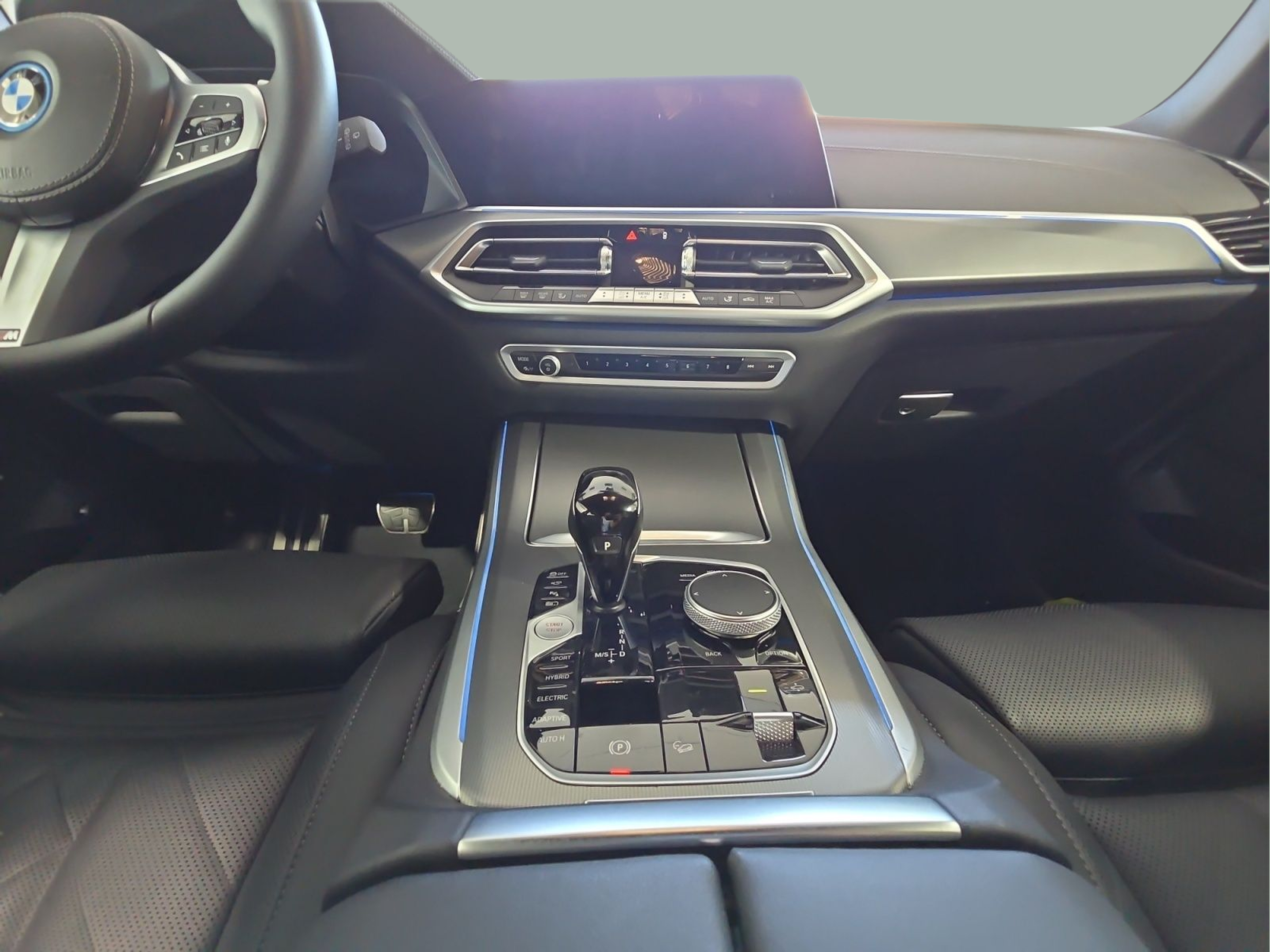 BMW X5 xDrive45e color Negro. Año 2022. 290KW(394CV). Elétrico / Gasolina Híbrido. En concesionario MCoutinho Bomcar Coimbra de Coimbra