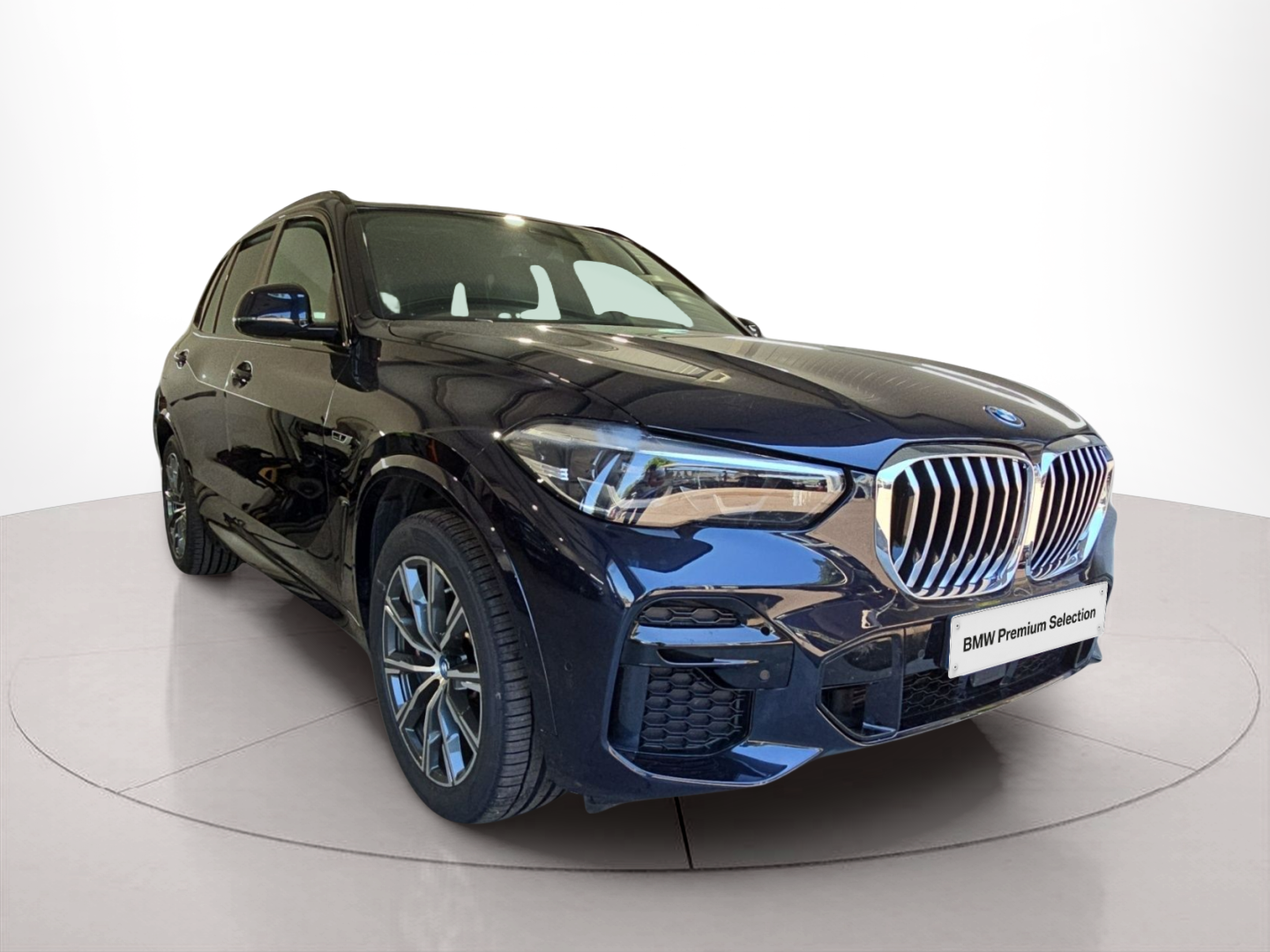 BMW X5 xDrive45e color Negro. Año 2022. 290KW(394CV). Elétrico / Gasolina Híbrido. En concesionario MCoutinho Bomcar Coimbra de Coimbra