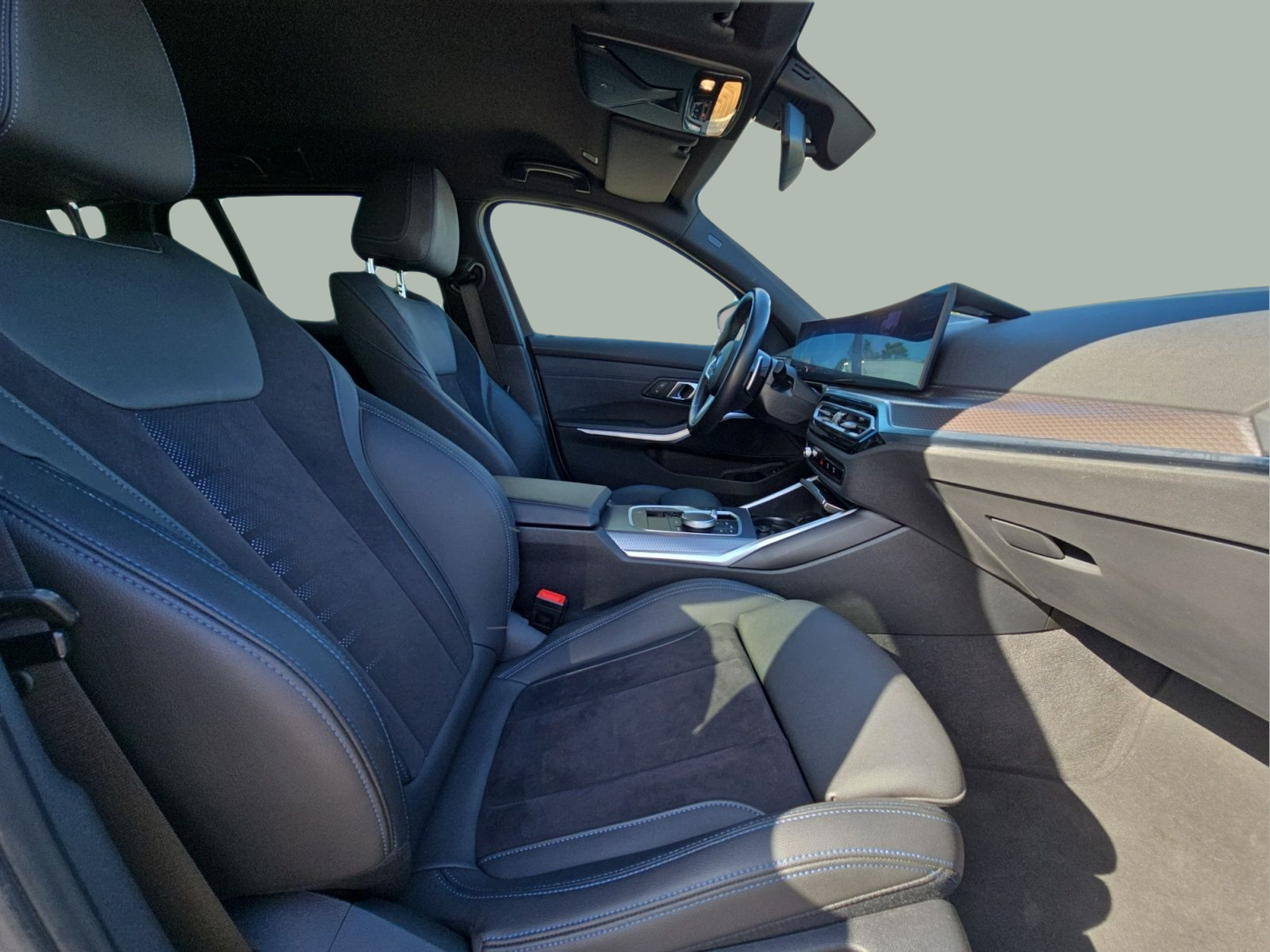 BMW Série 3 320d Touring color Gris. Año 2024. 140KW(190CV). Diesel. En concesionario MCoutinho Bomcar Leiria de Leiria
