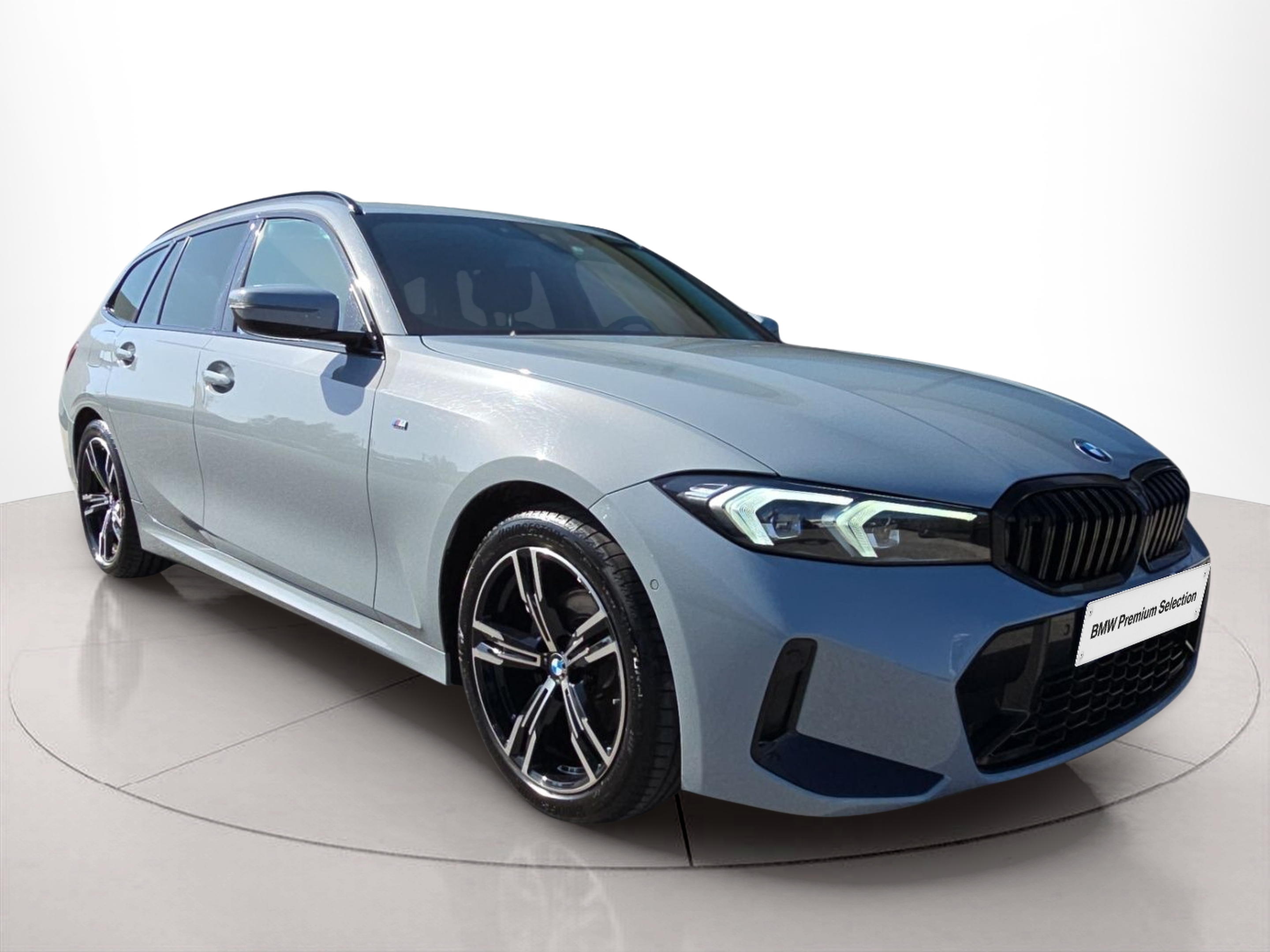 BMW Série 3 320d Touring color Gris. Año 2024. 140KW(190CV). Diesel. En concesionario MCoutinho Bomcar Leiria de Leiria