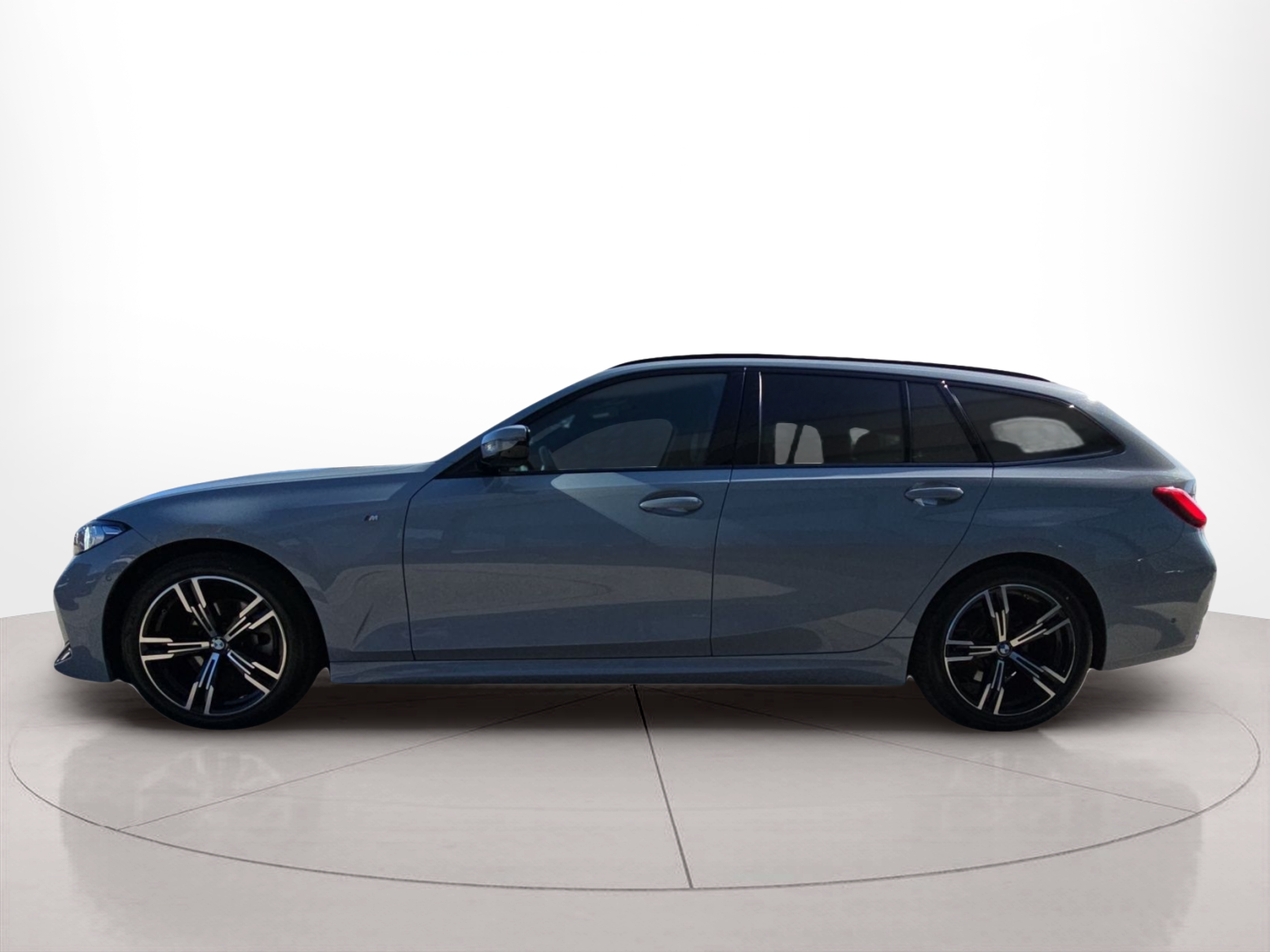 Fotos de BMW Série 3 320d Touring color Gris. Año 2024. 140KW(190CV). Diesel. En concesionario MCoutinho Bomcar Leiria de Leiria