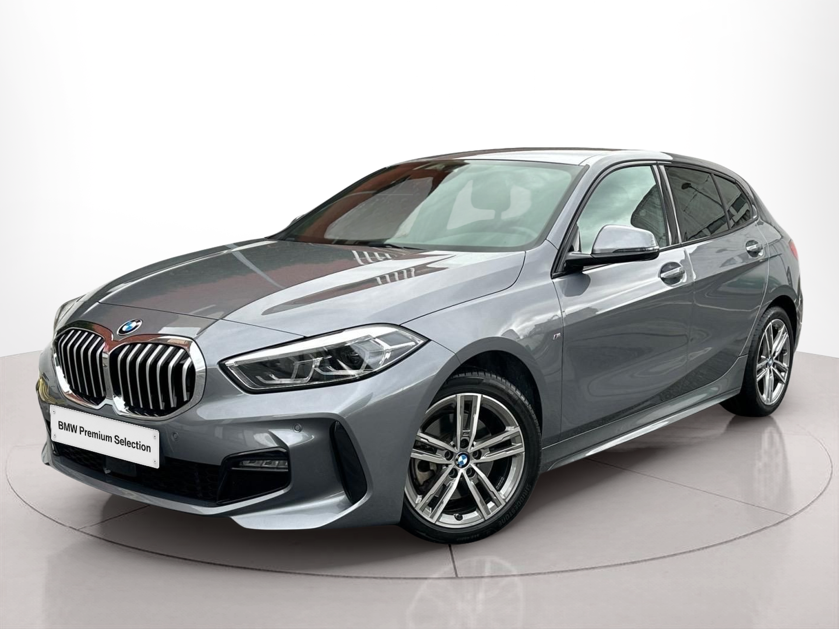Fotos de BMW Série 1 116d color Gris. Año 2024. 85KW(116CV). Diesel. En concesionario MCoutinho - Bragança de Bragança