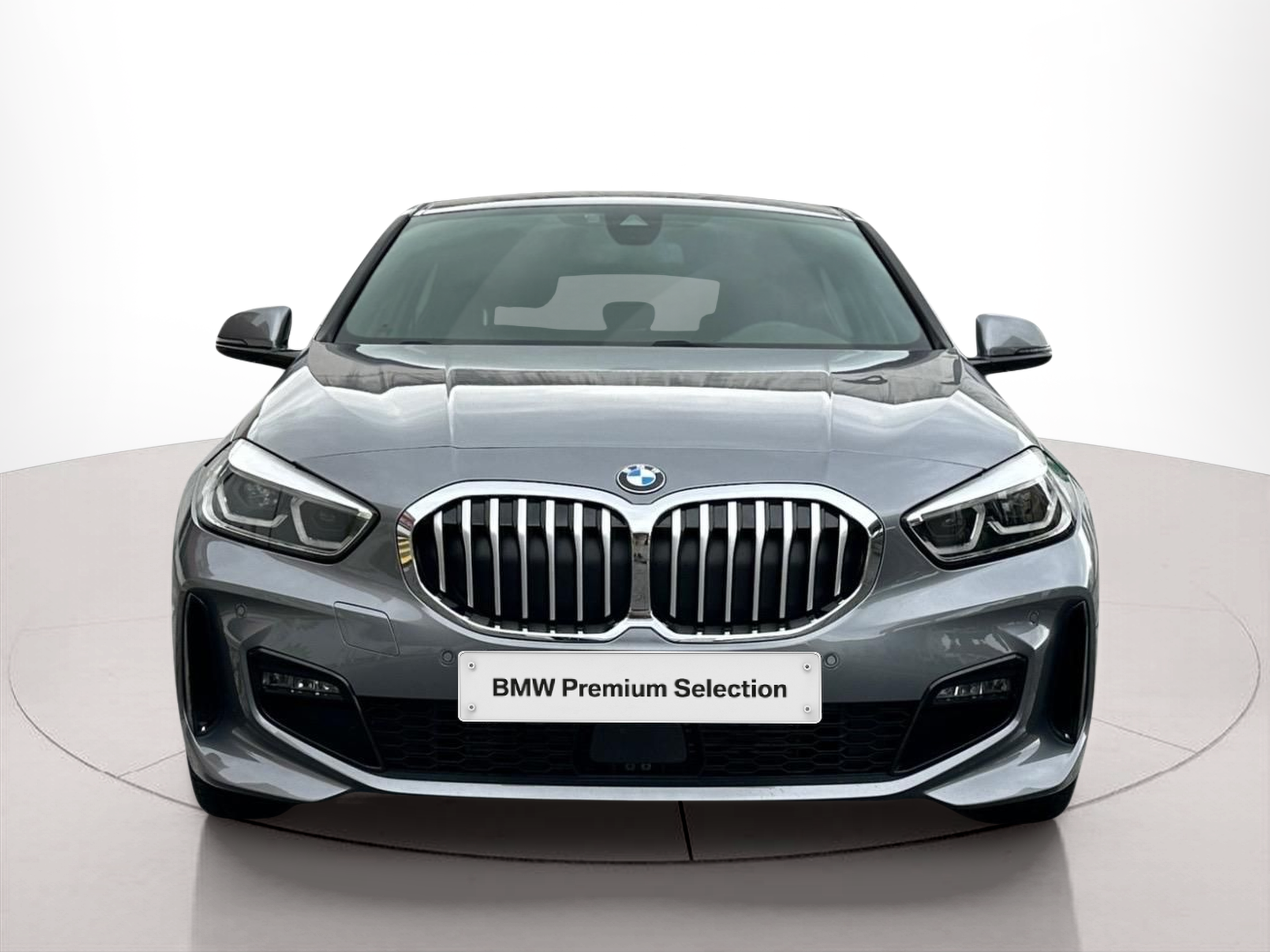 Fotos de BMW Série 1 116d color Gris. Año 2024. 85KW(116CV). Diesel. En concesionario MCoutinho - Bragança de Bragança